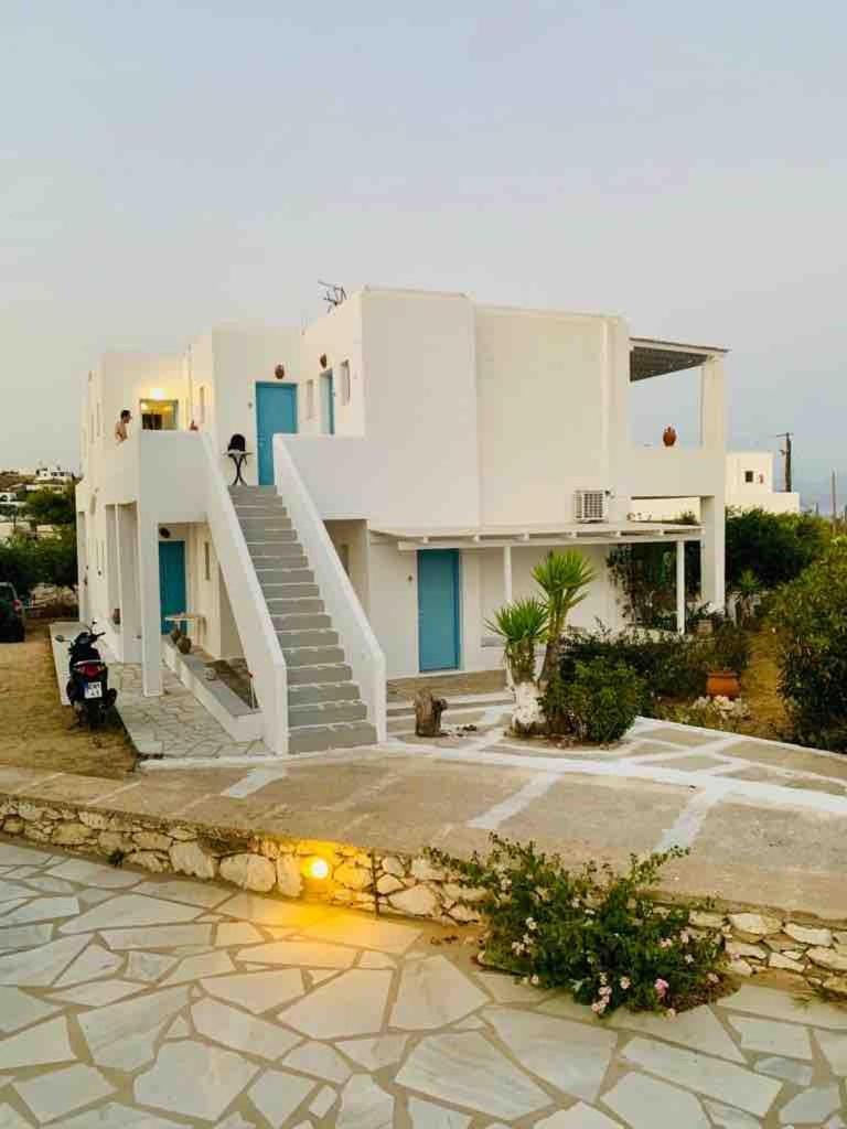 Aparthotel Stavros Logaras