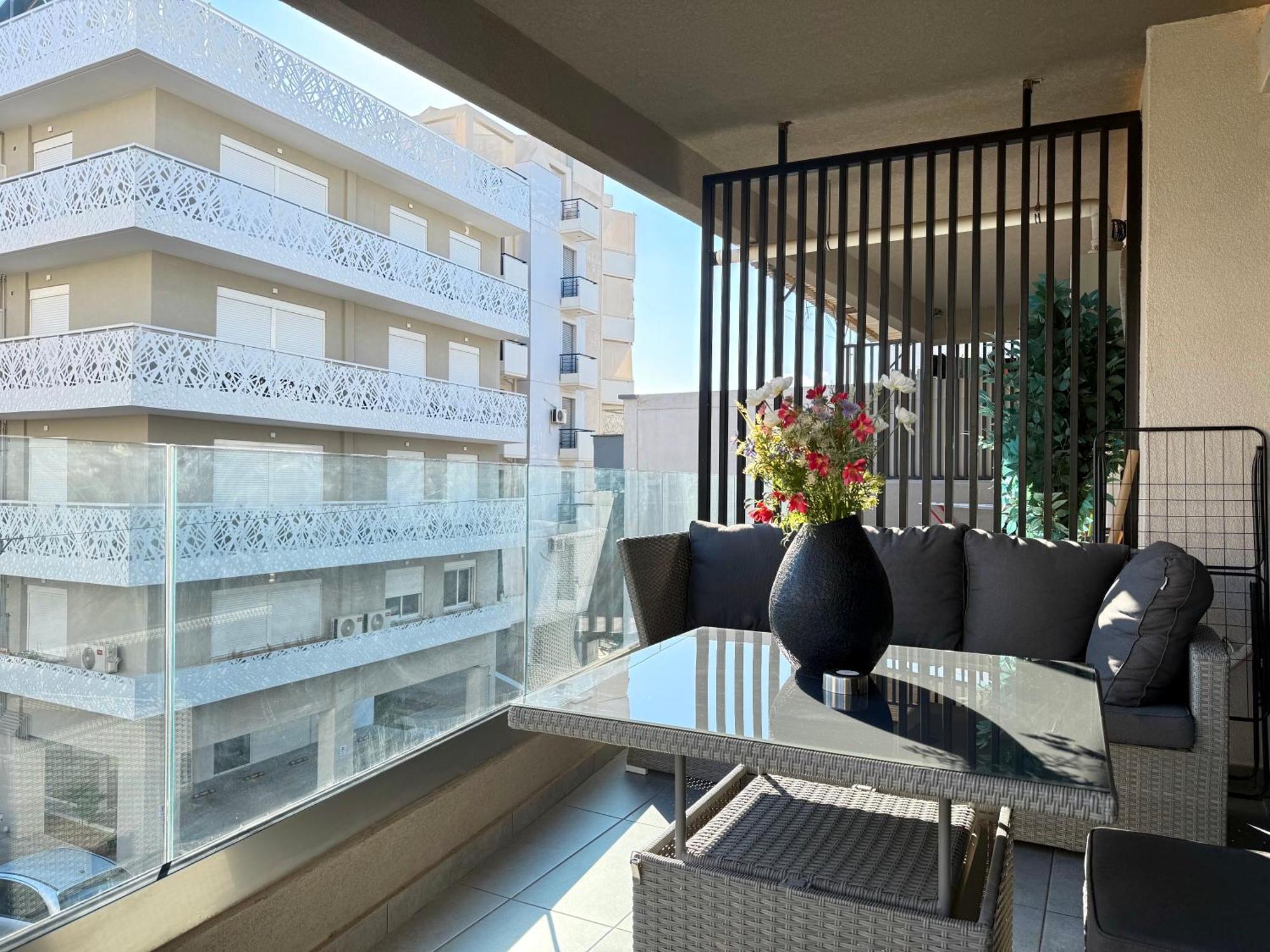 Sky - Cloud9 In The Apartment Athens