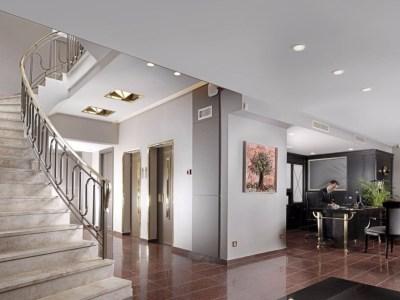 Hotel Holiday Suites