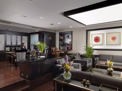 Holiday Suites Hotel