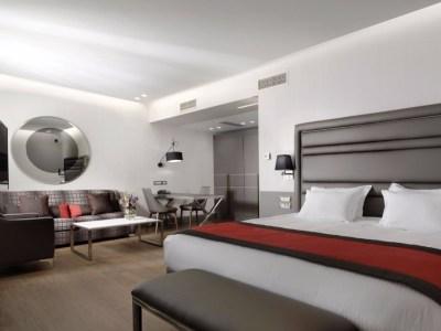 Holiday Suites