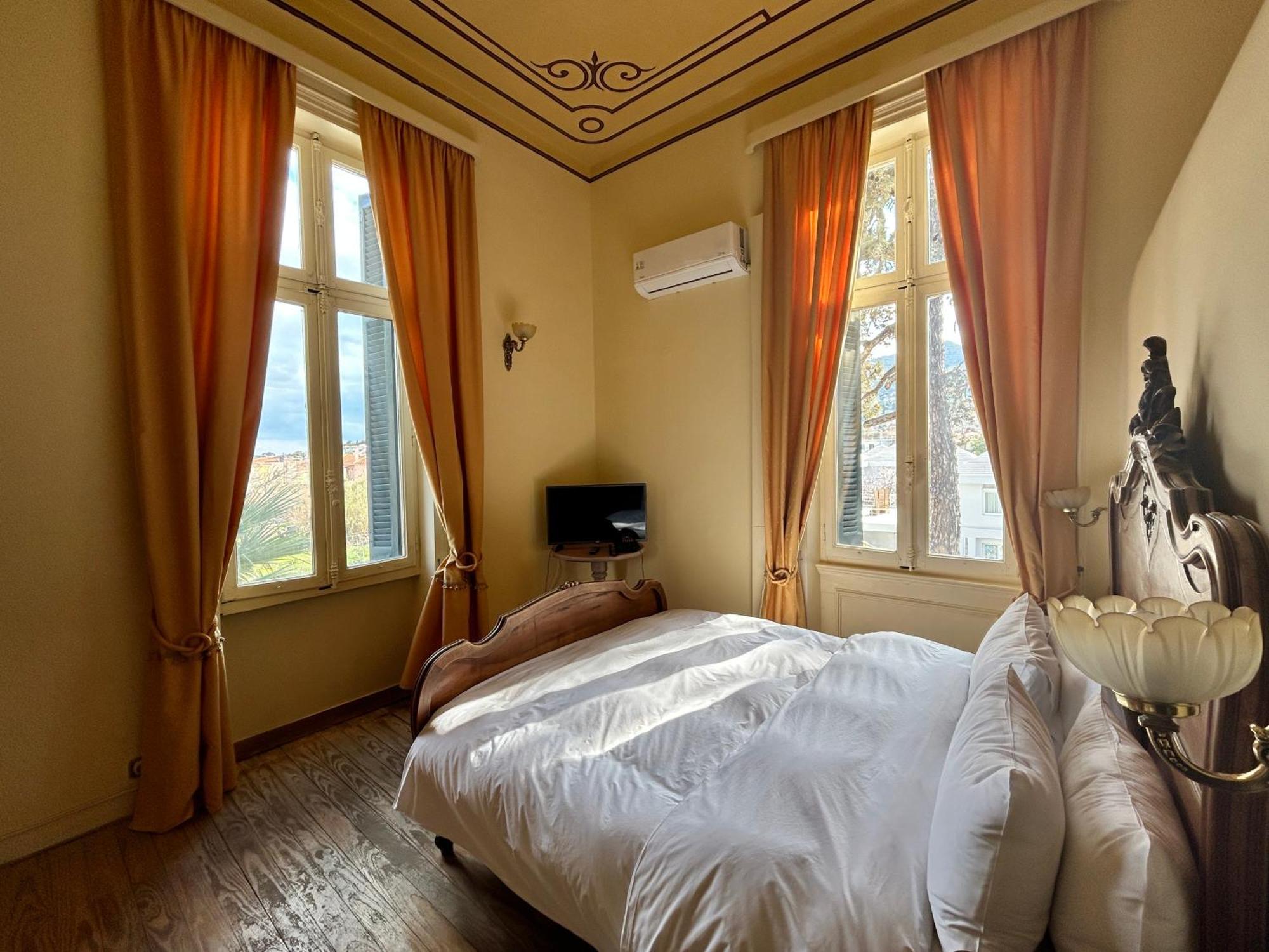 The Loriet 4* Mytilene