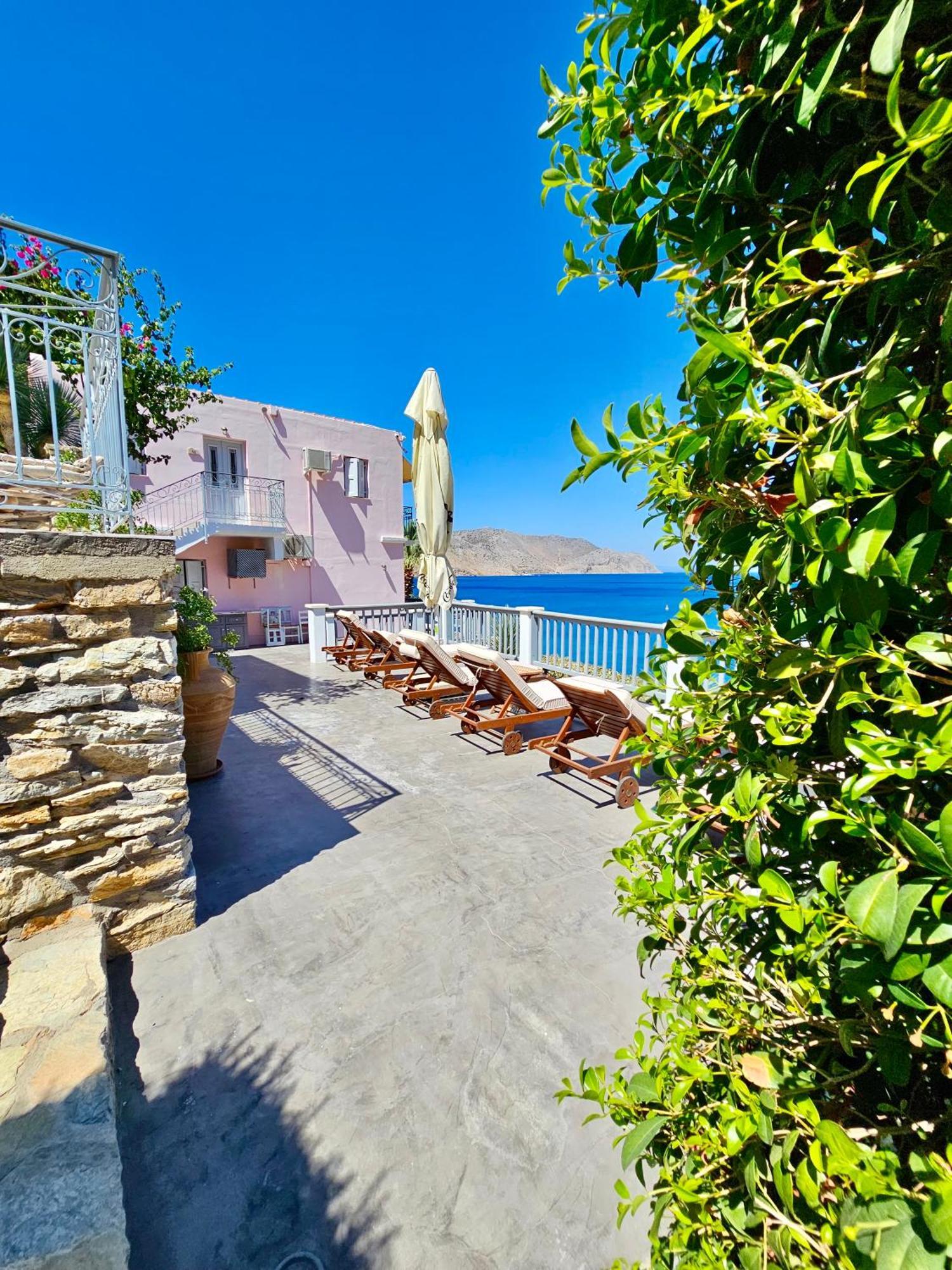 Niriides Hotel Apartments 3*