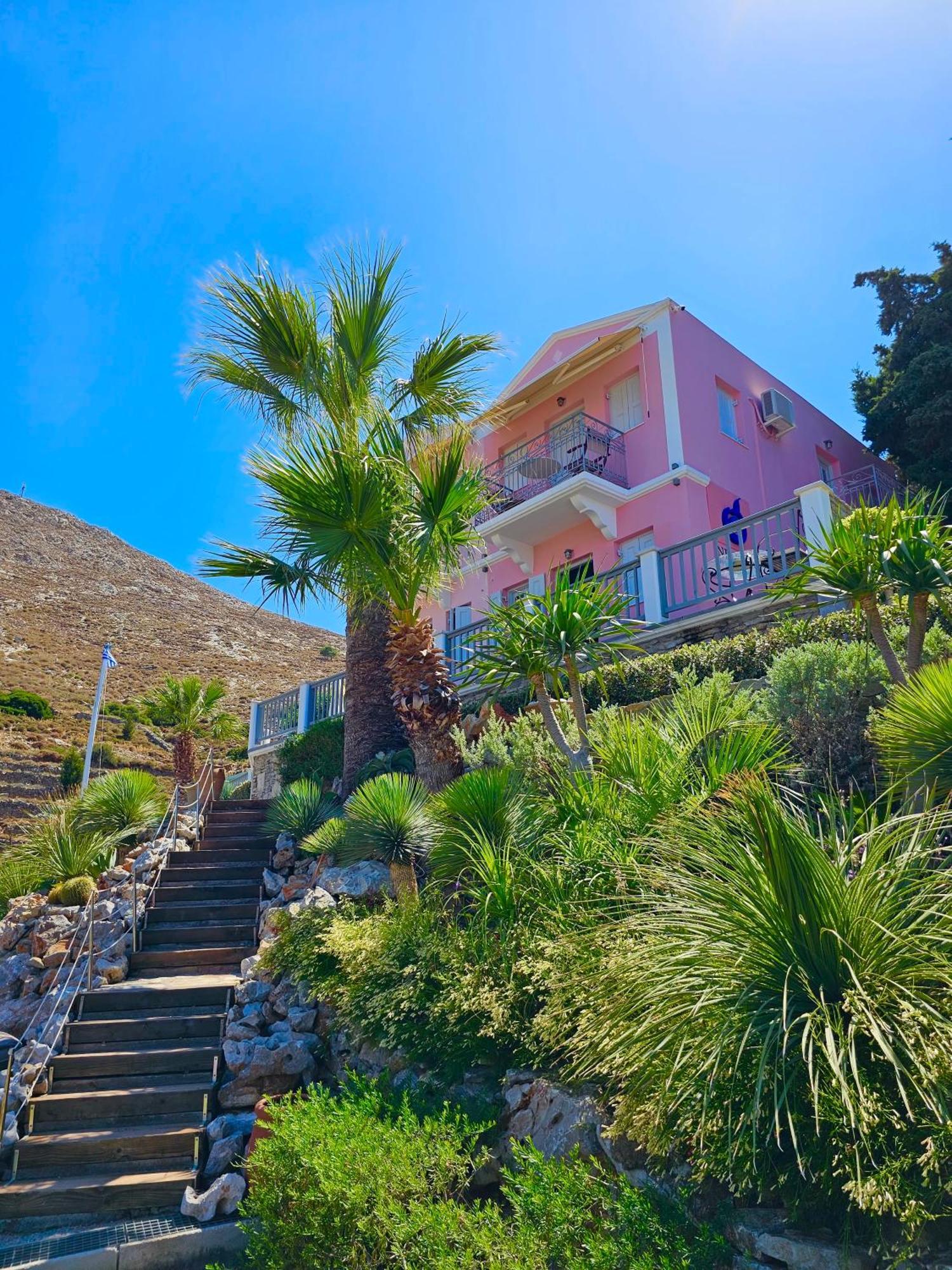 Niriides Hotel Apartments 3*