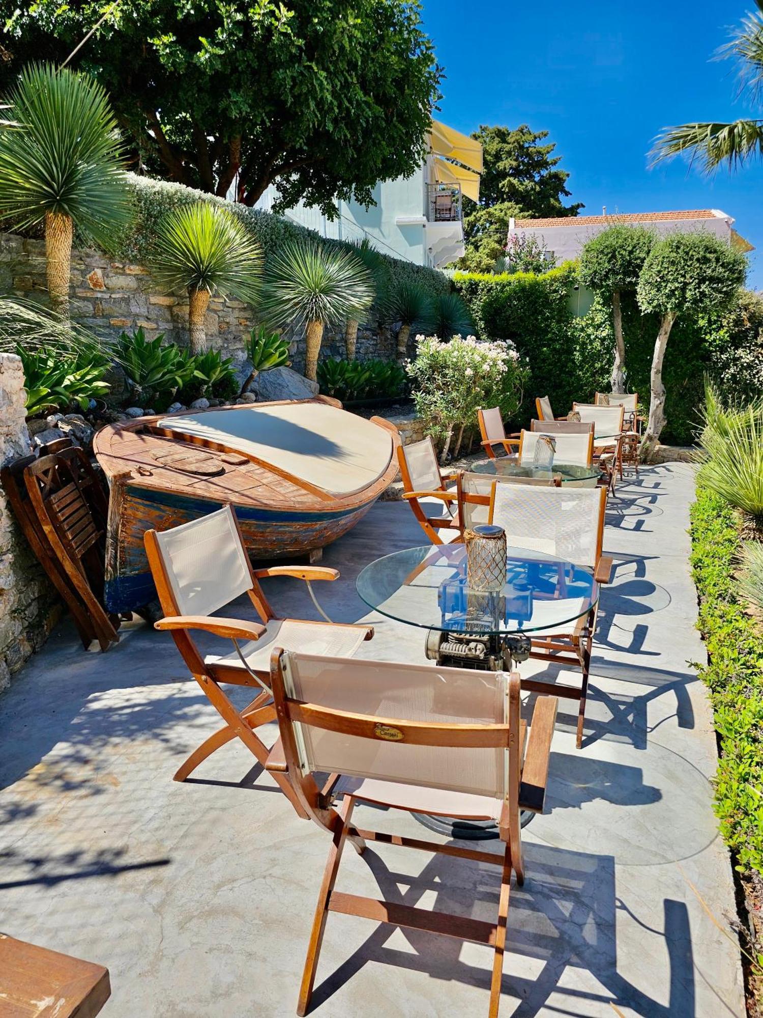 Niriides Hotel Apartments 3*