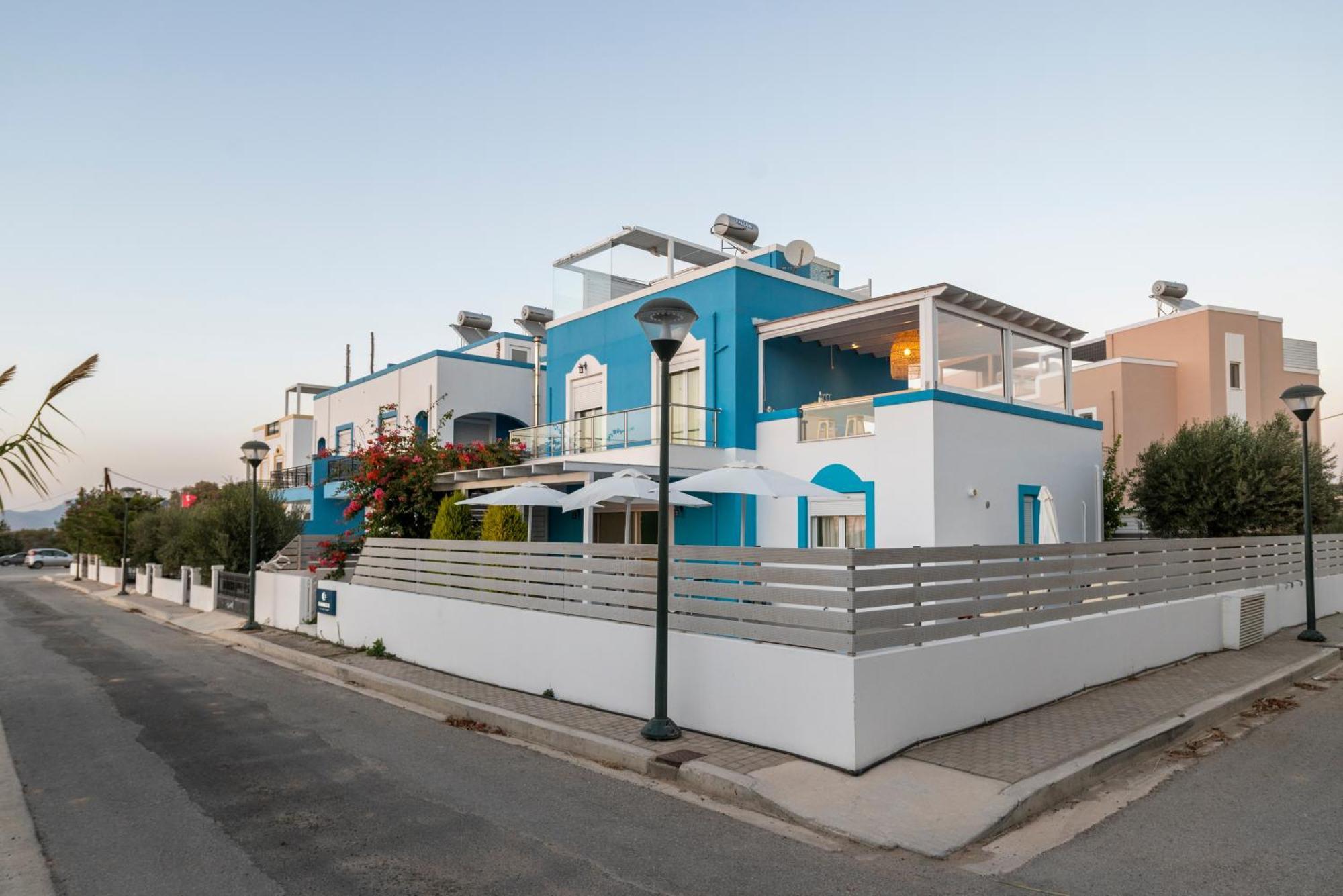 Villa Seabreeze - With Jacuzzi & Heated Pool