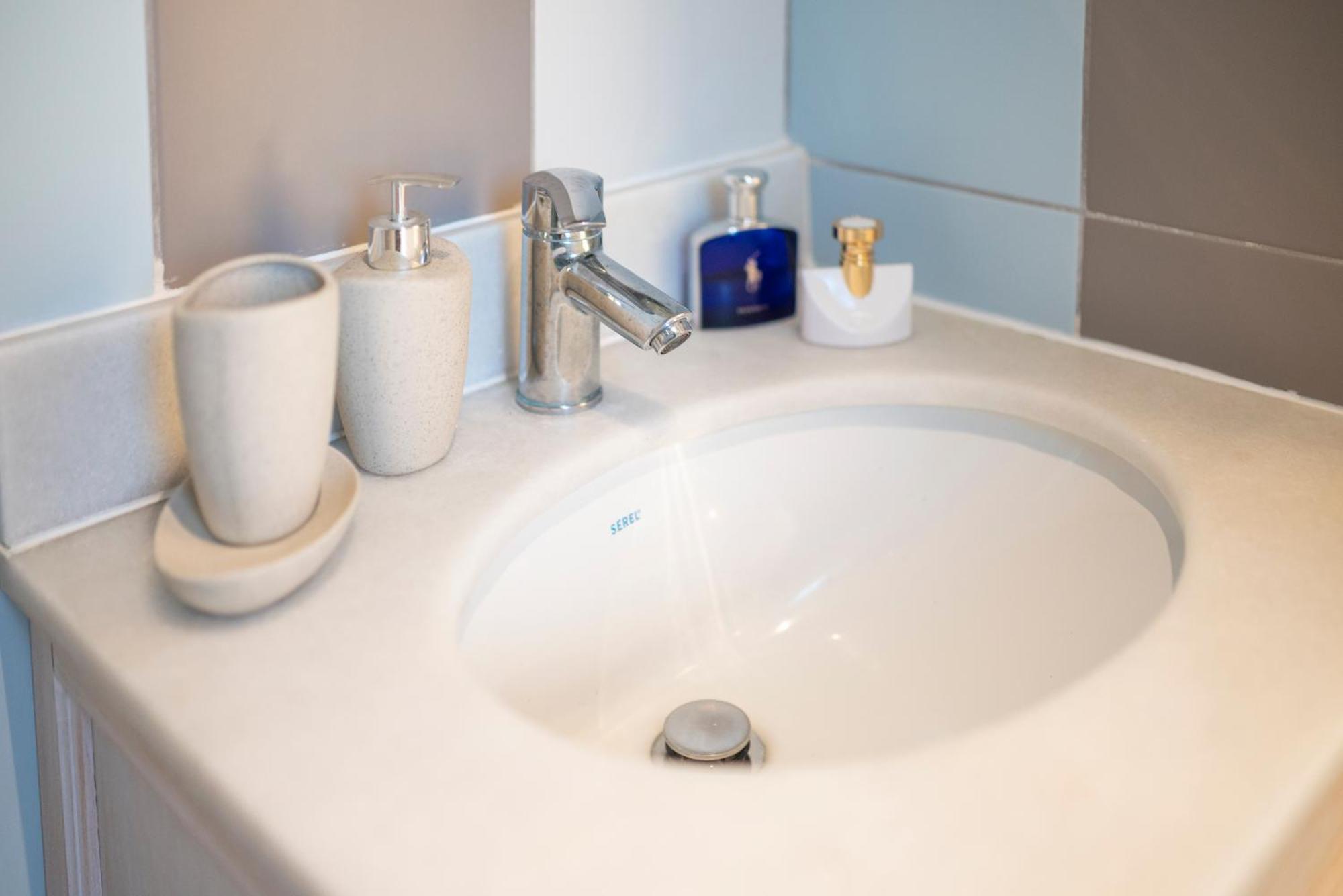 Seabreeze - With Jacuzzi & Heated Pool Villa *