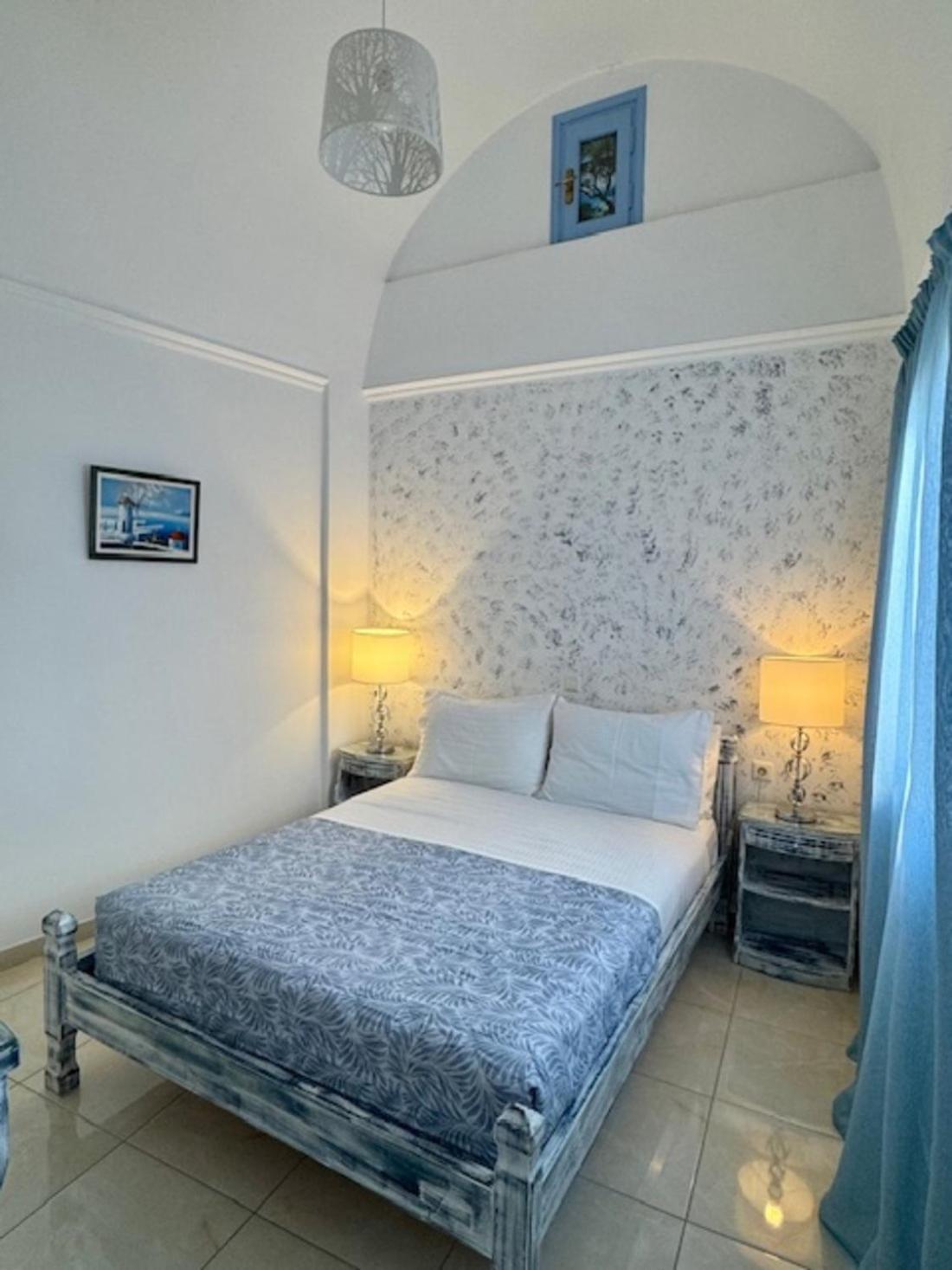 Phoenix Aparthotel Fira (Santorini)
