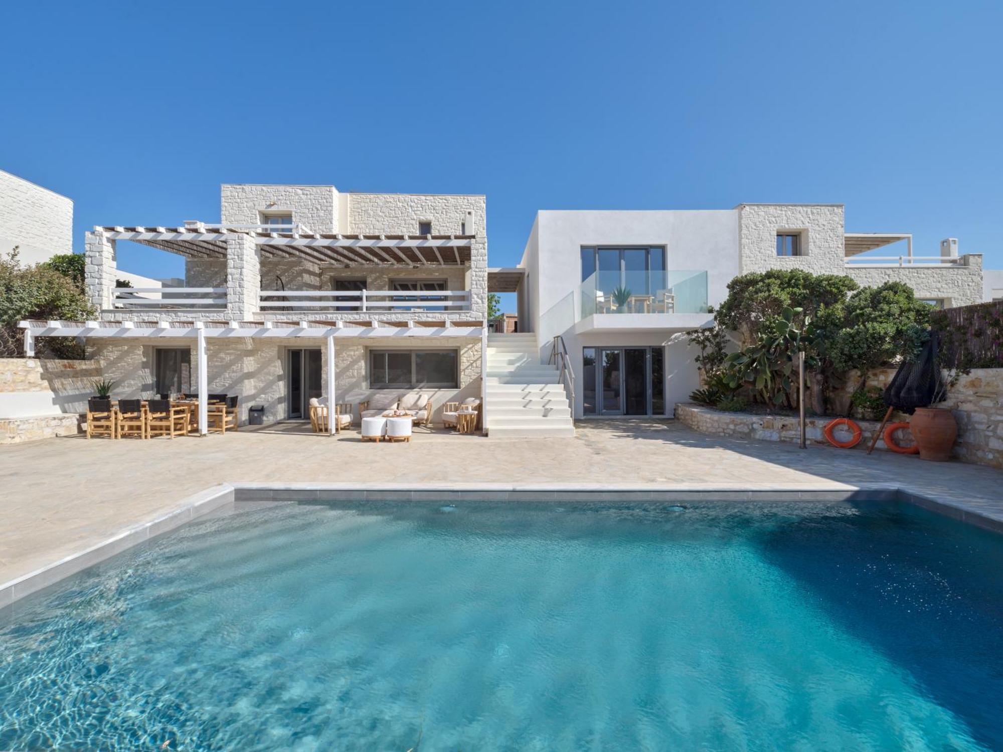 Empire Luxury Villa *