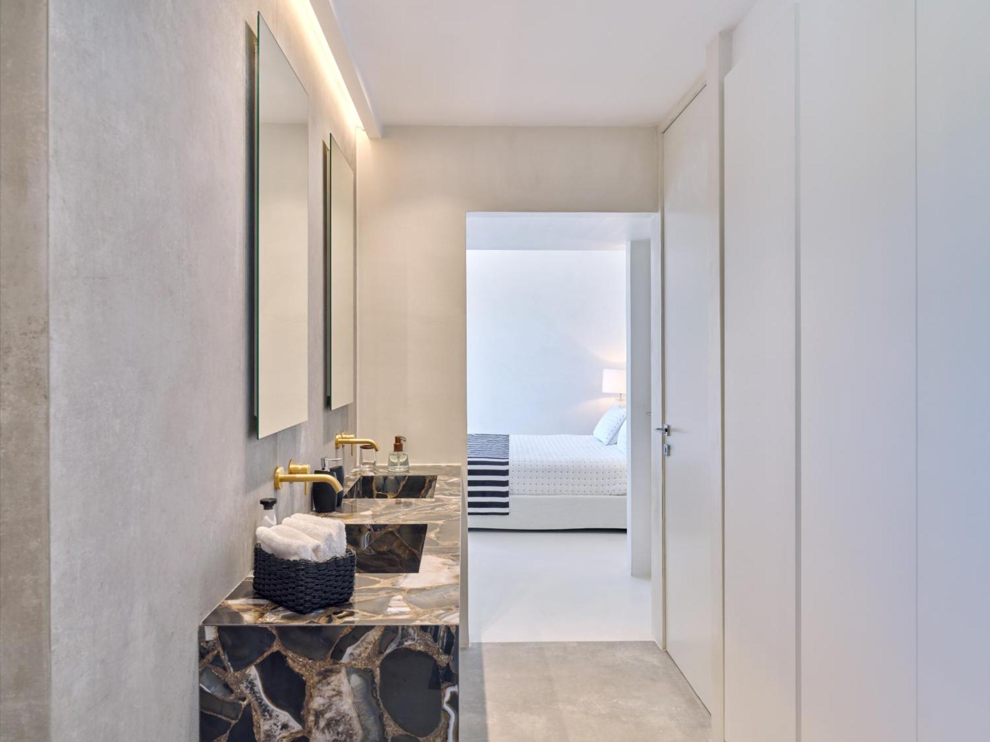 Empire Luxury Villa *