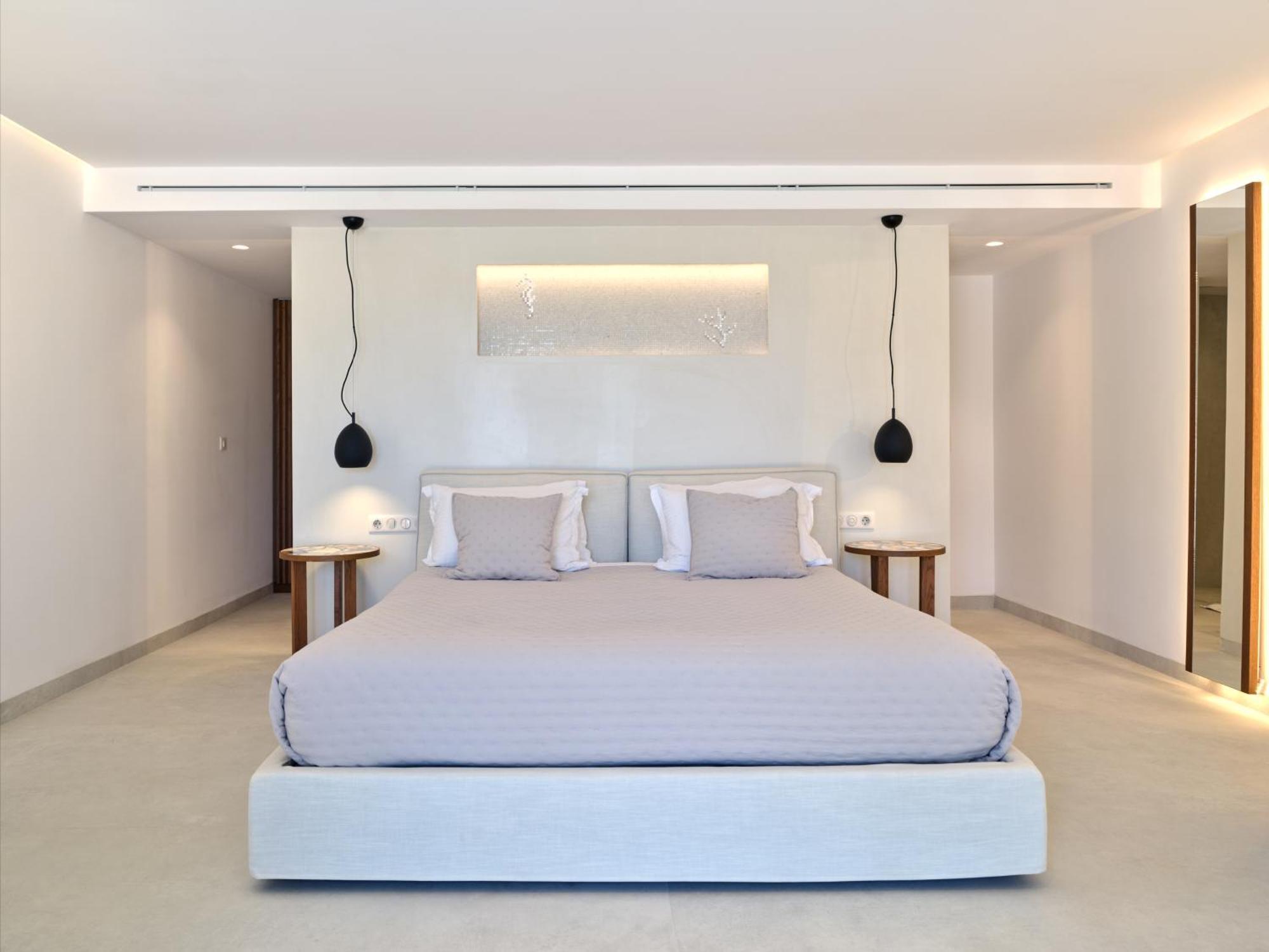 Empire Luxury Villa *