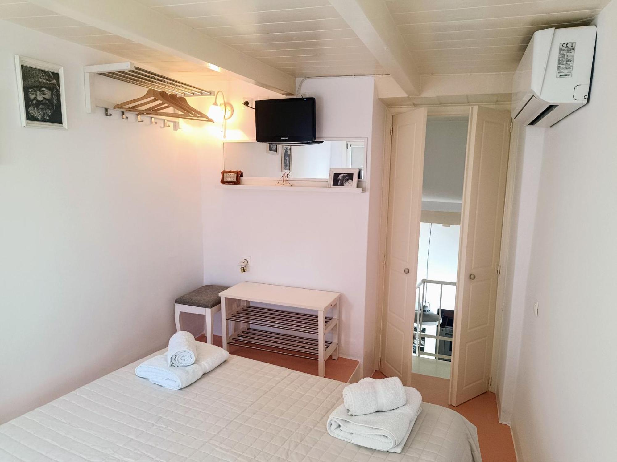Casa Nostalgia Adamantas (Milos)