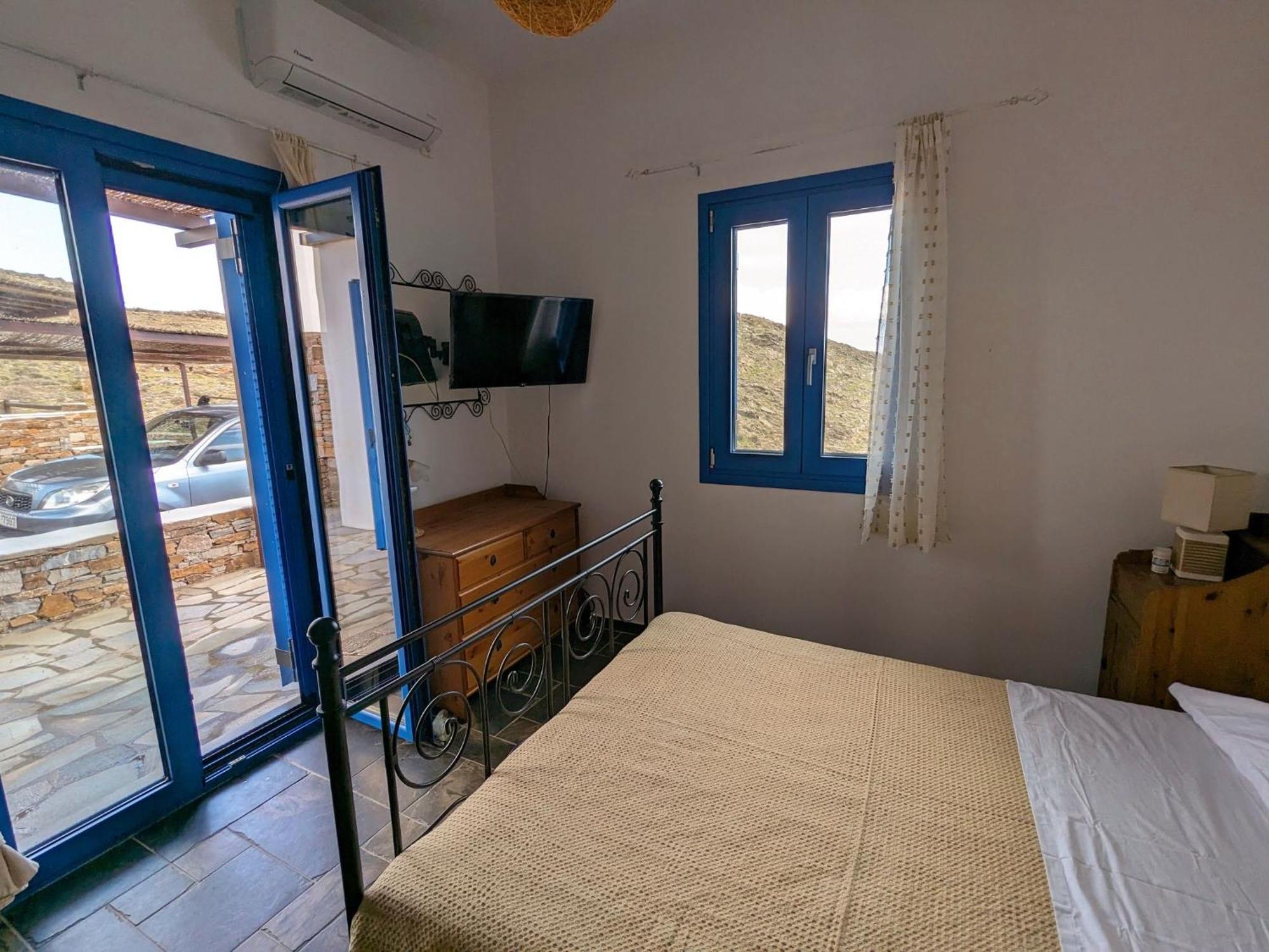 Tranquil Seaside Escape Kythnos