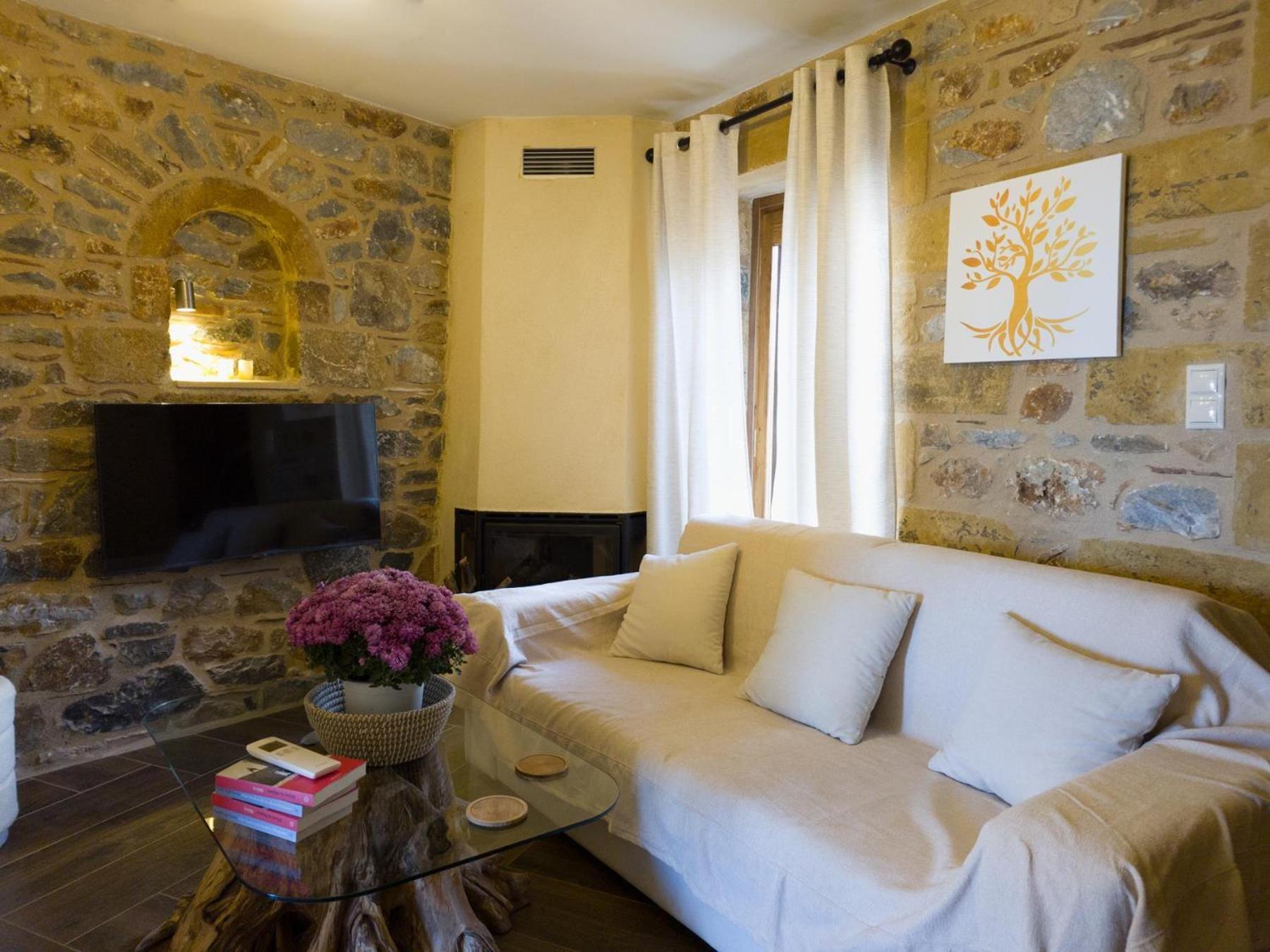 Aparthotel The House Of Life Pirgos (Mani)