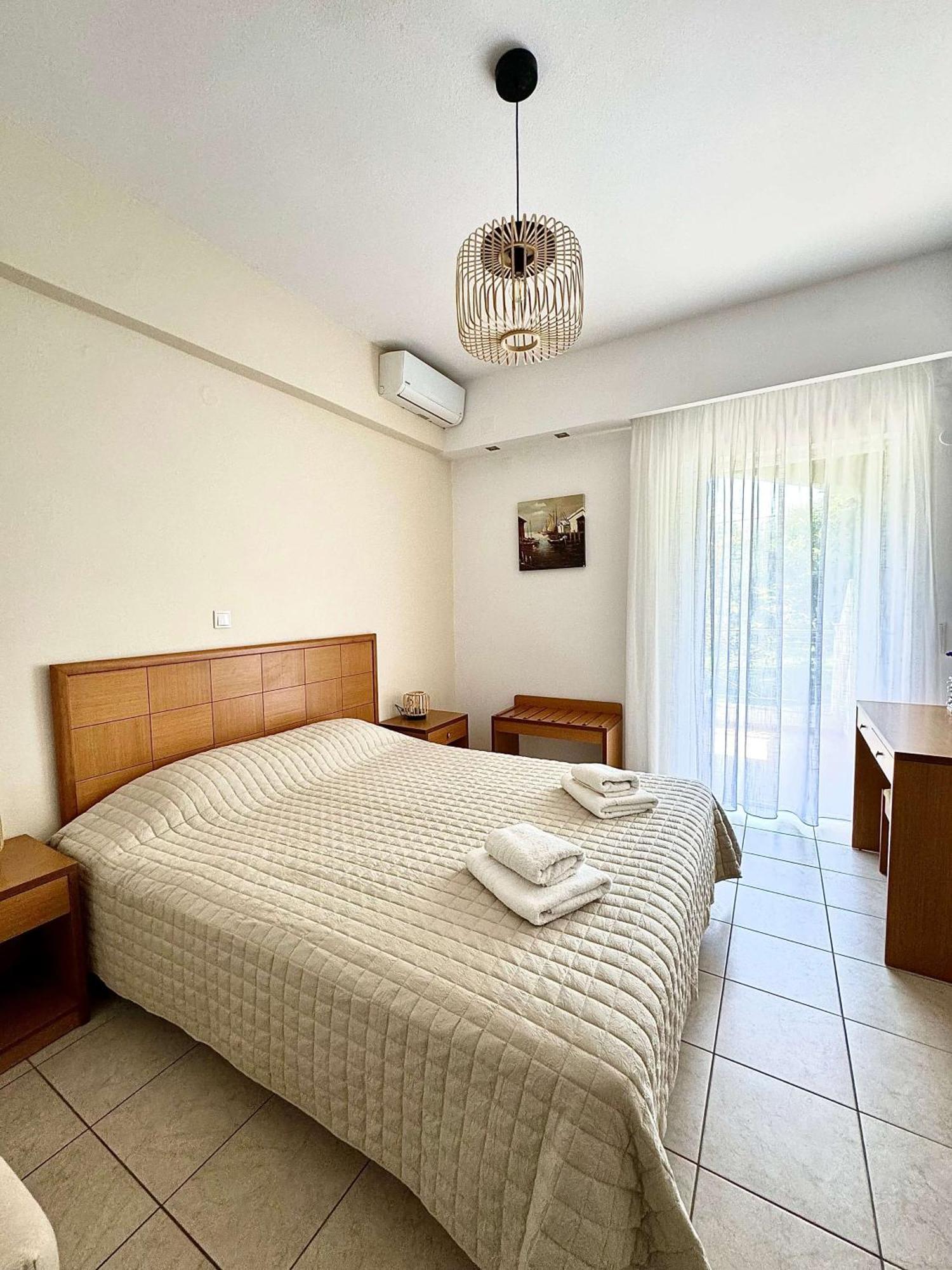 Aparthotel Manolis 3*