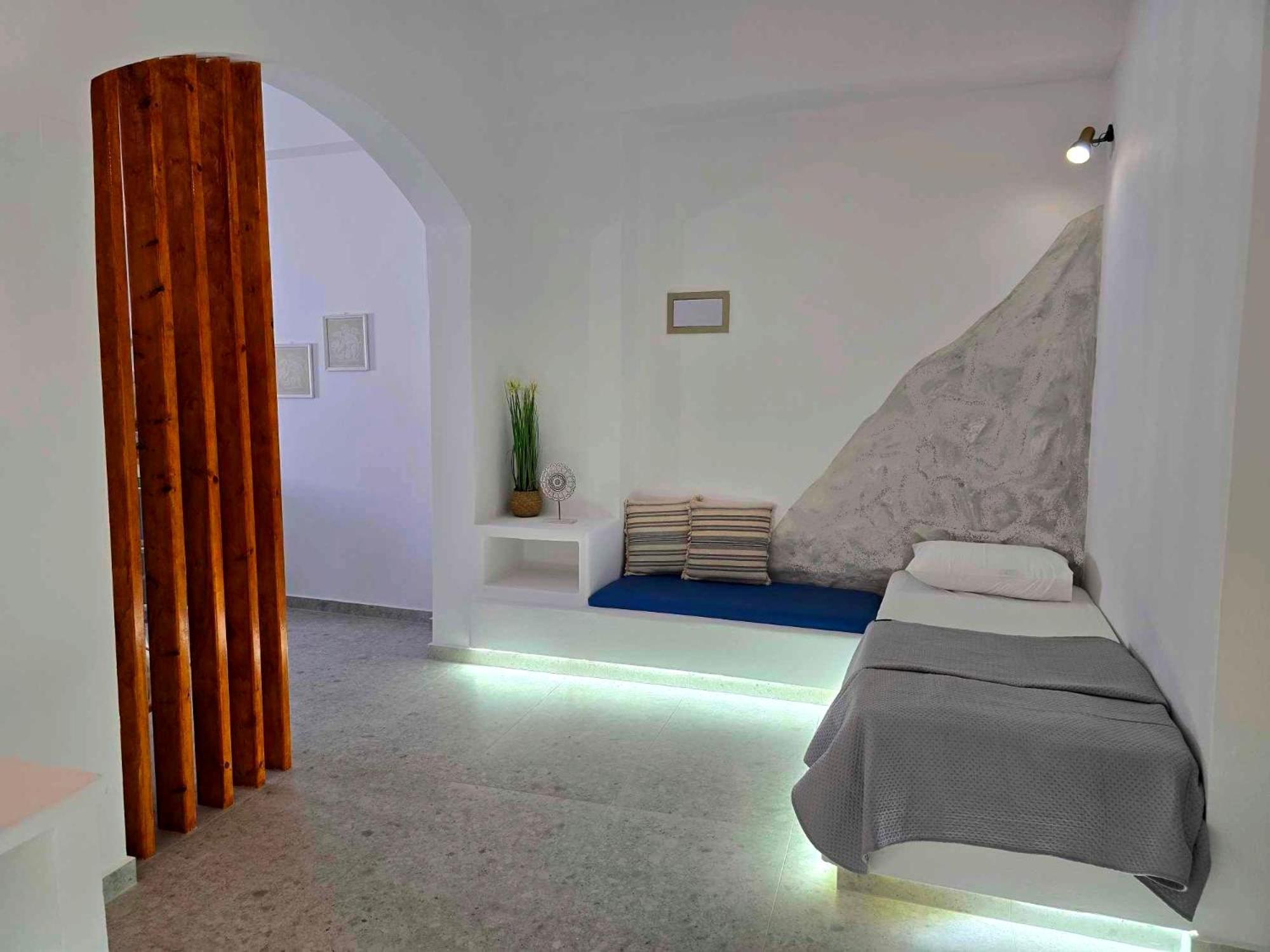 Papafotis & 3* Alinda (Leros)