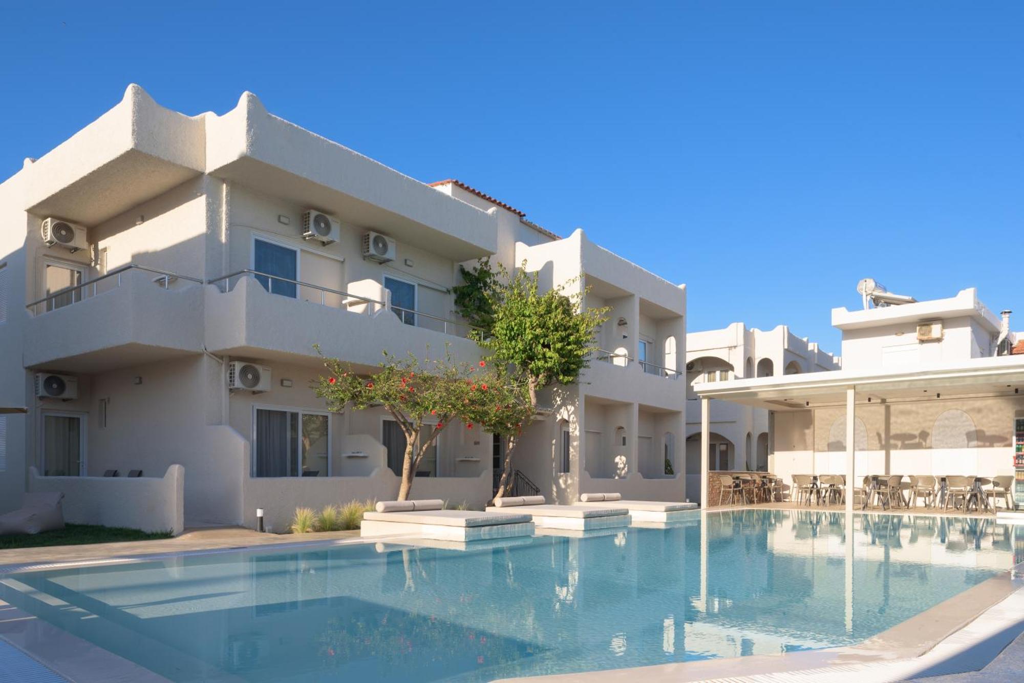 Apollo Aparthotel 3*