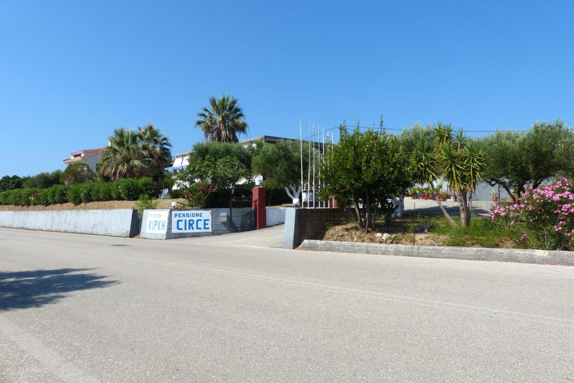 Circe Pansion Apartment Lixouri
