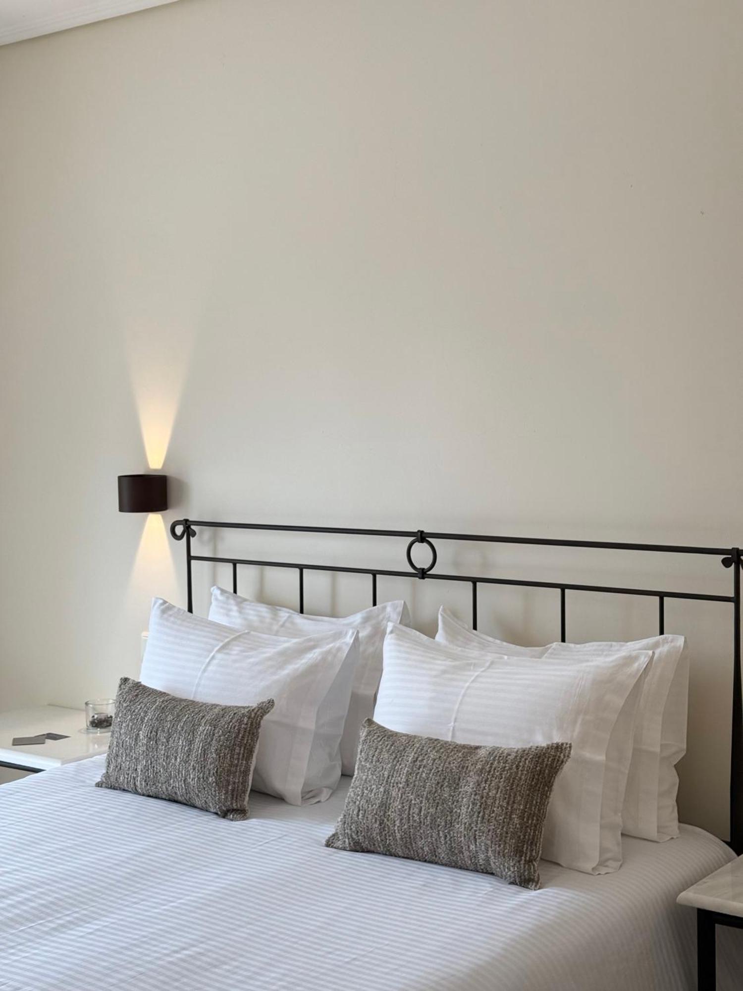 Apolonio Evia 4*