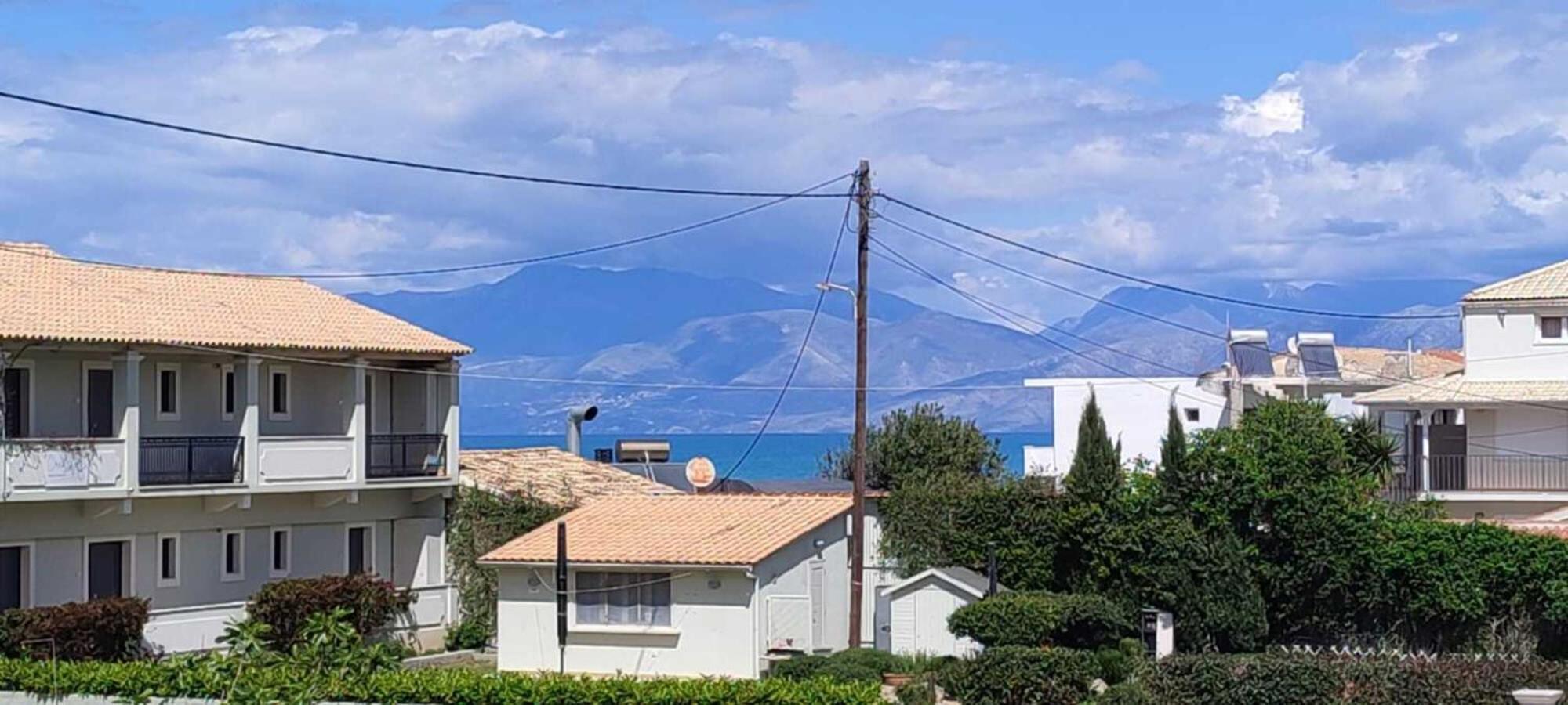 Agapi Acharavi A 50m De La Mer, 400m Du Centre Apartment