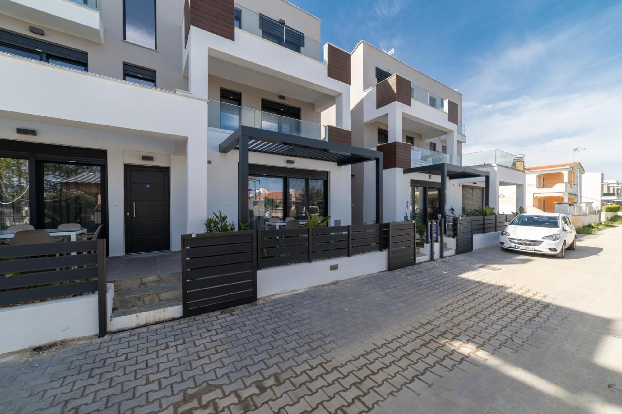 Kleoniki & Irida Residential Complexes Apartment Ofrinion