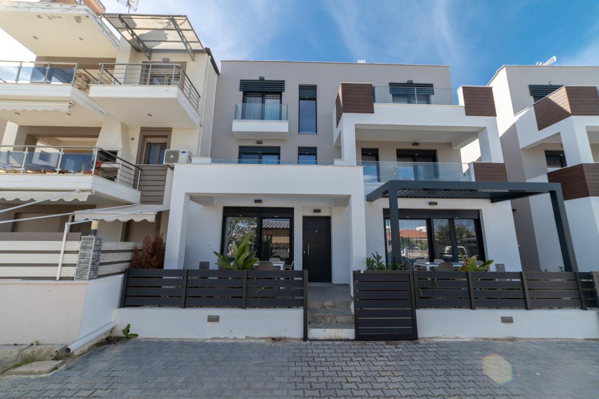 Apartment Kleoniki & Irida Residential Complexes *