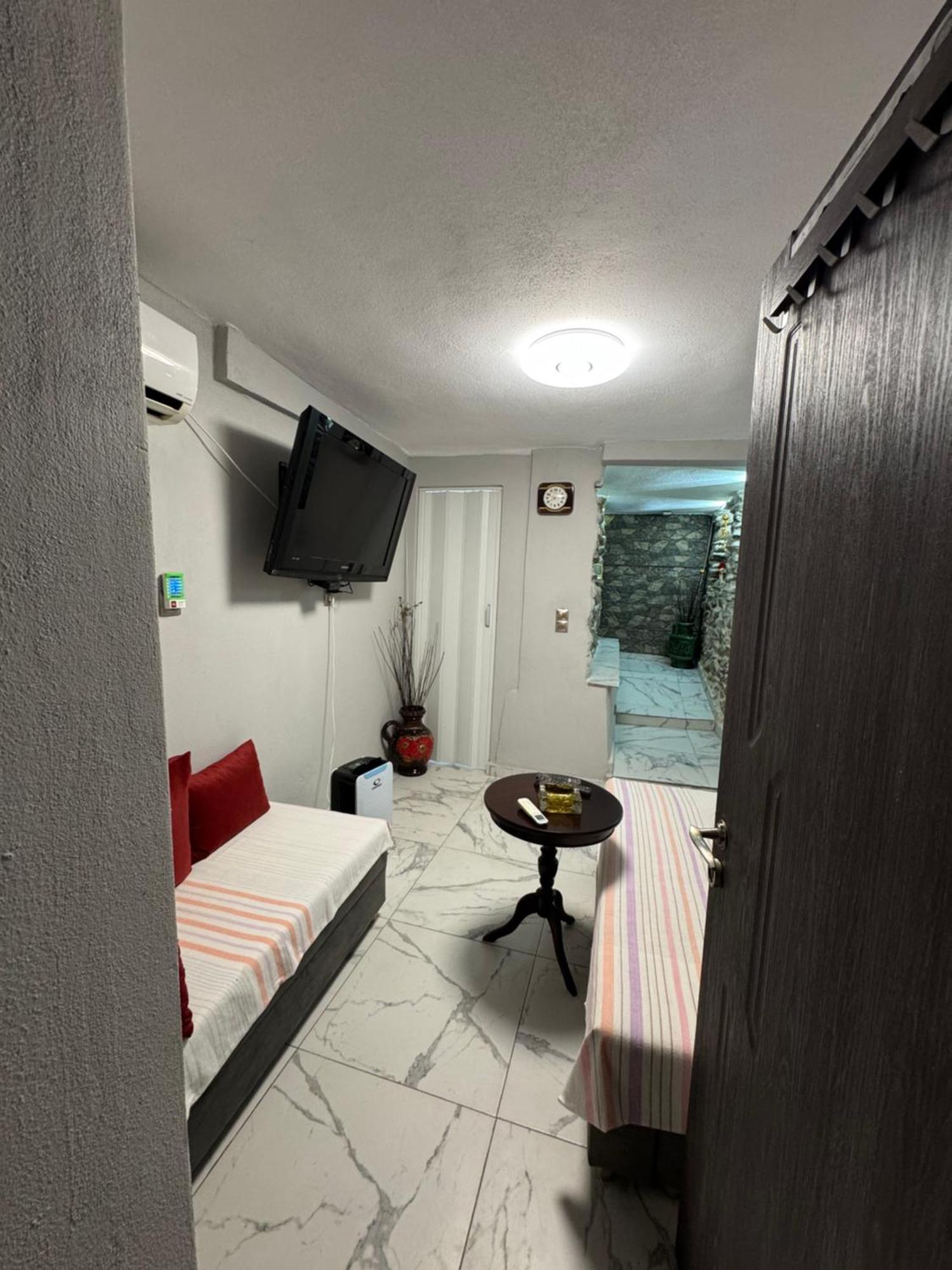 Ioanis Deluxe House