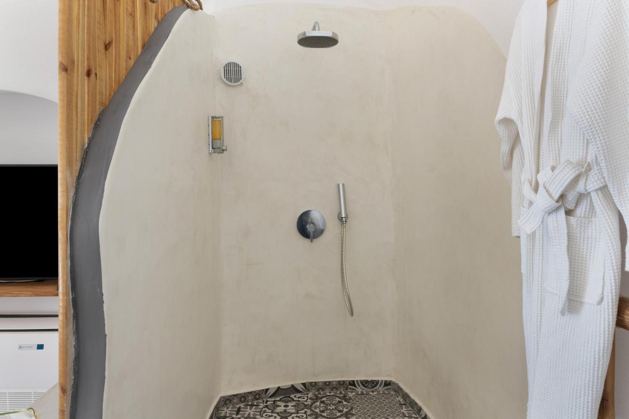 Santoneta Luxury Private Caves *