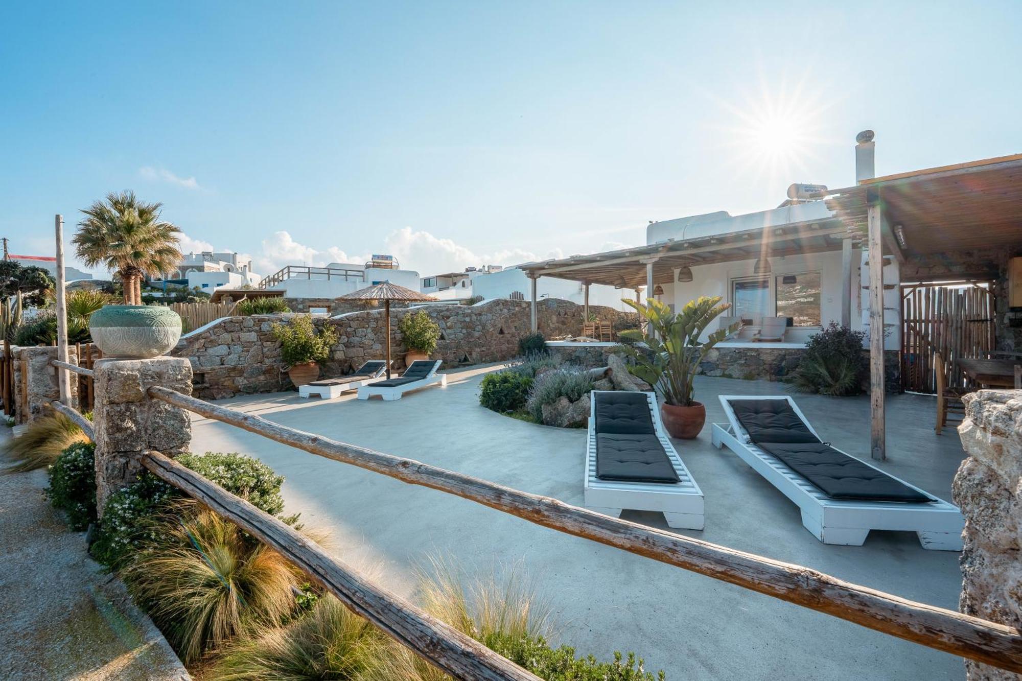Holiday home Blue Cove Maisonette At Ftelia Beach, Seaview *
