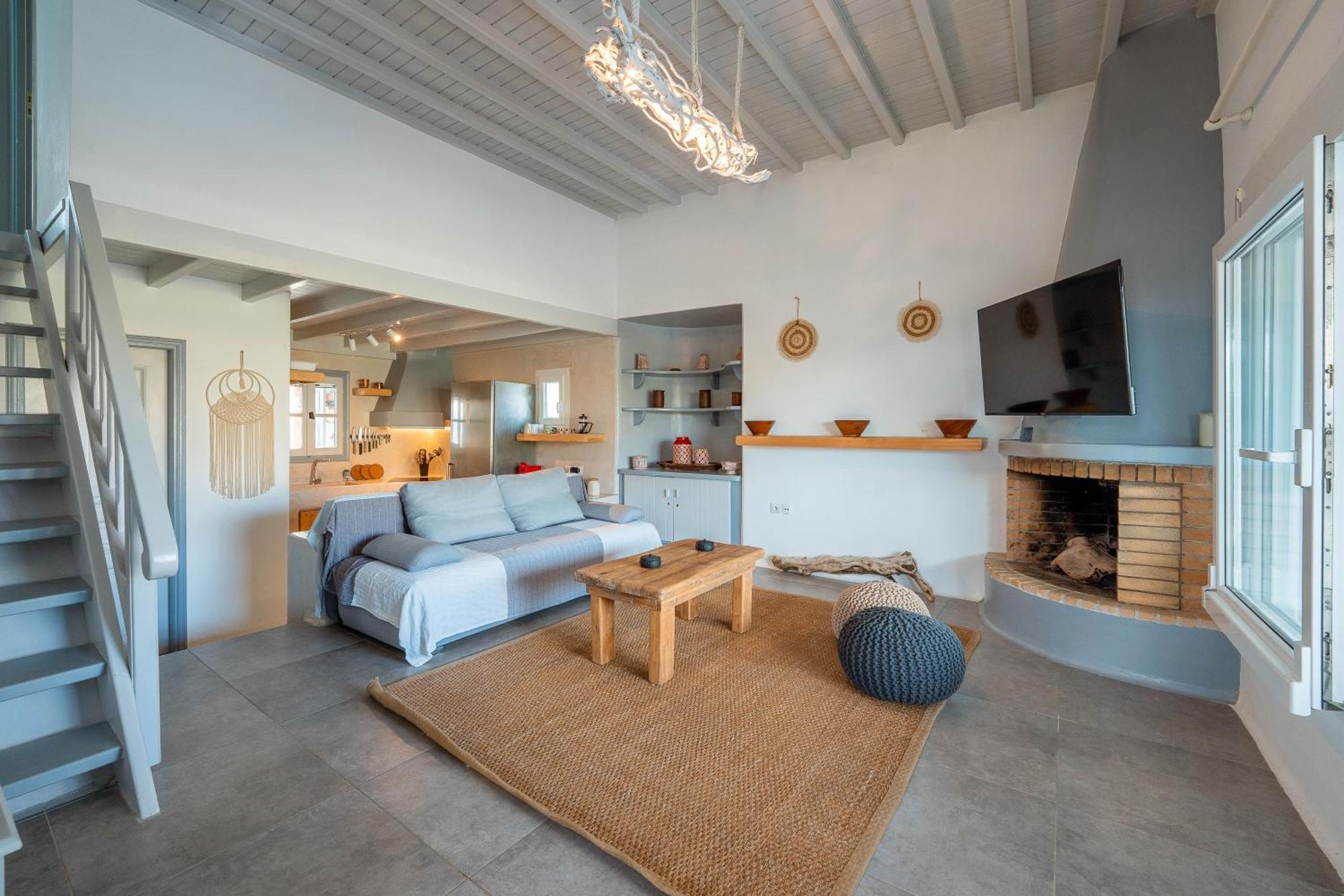 Blue Cove Maisonette At Ftelia Beach, Seaview *