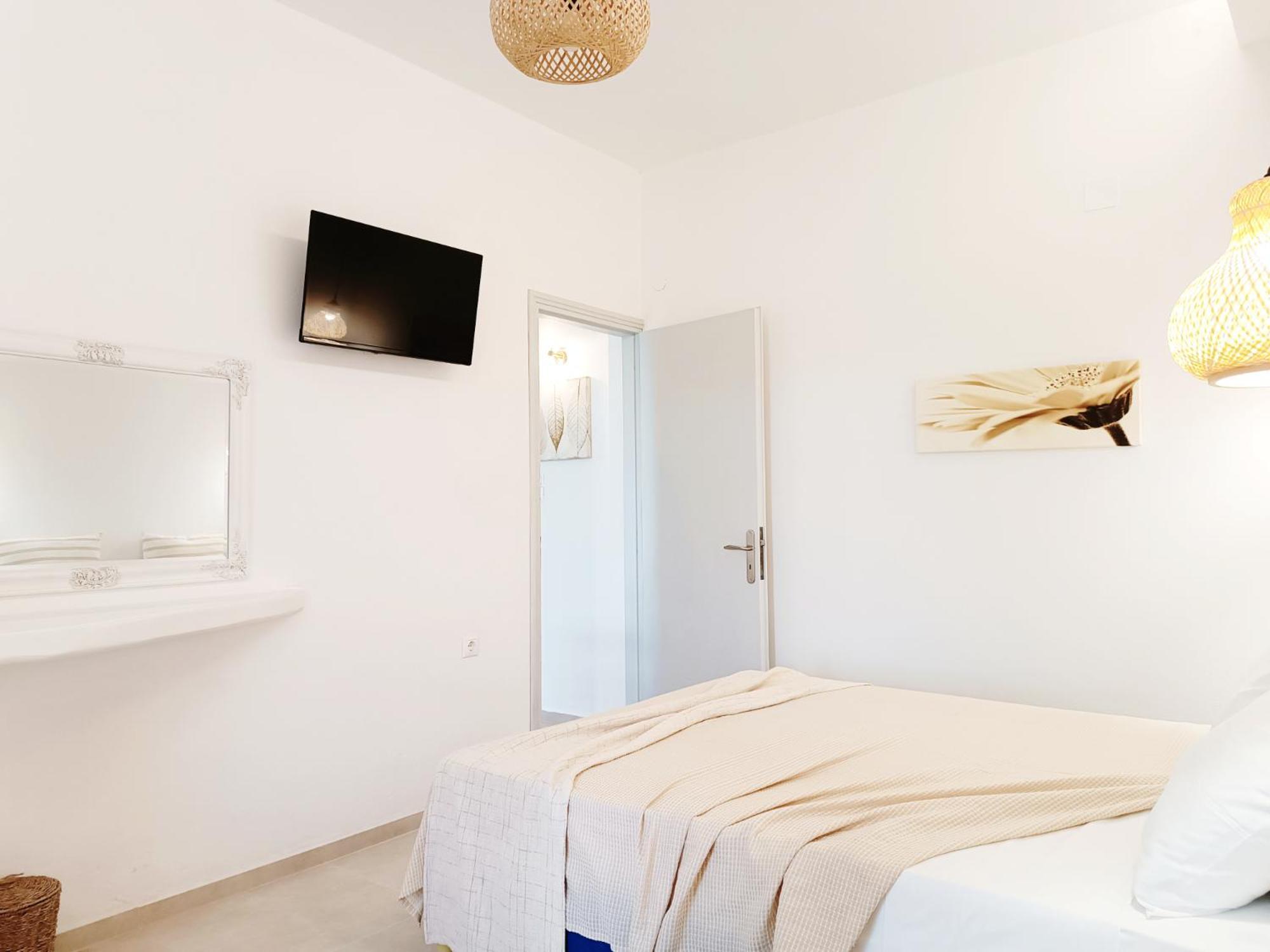 Apanema Paros