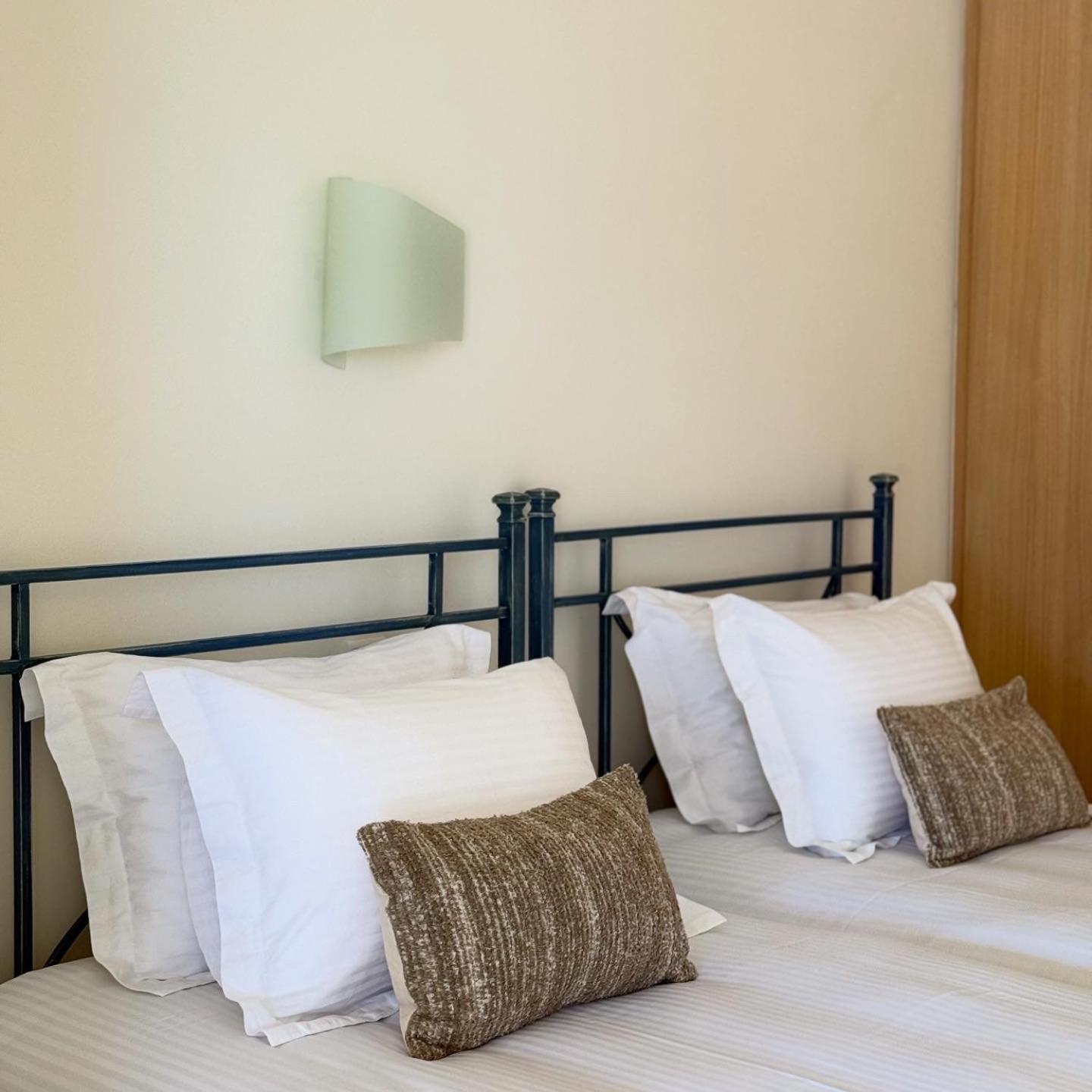 Apolonio Evia 4*