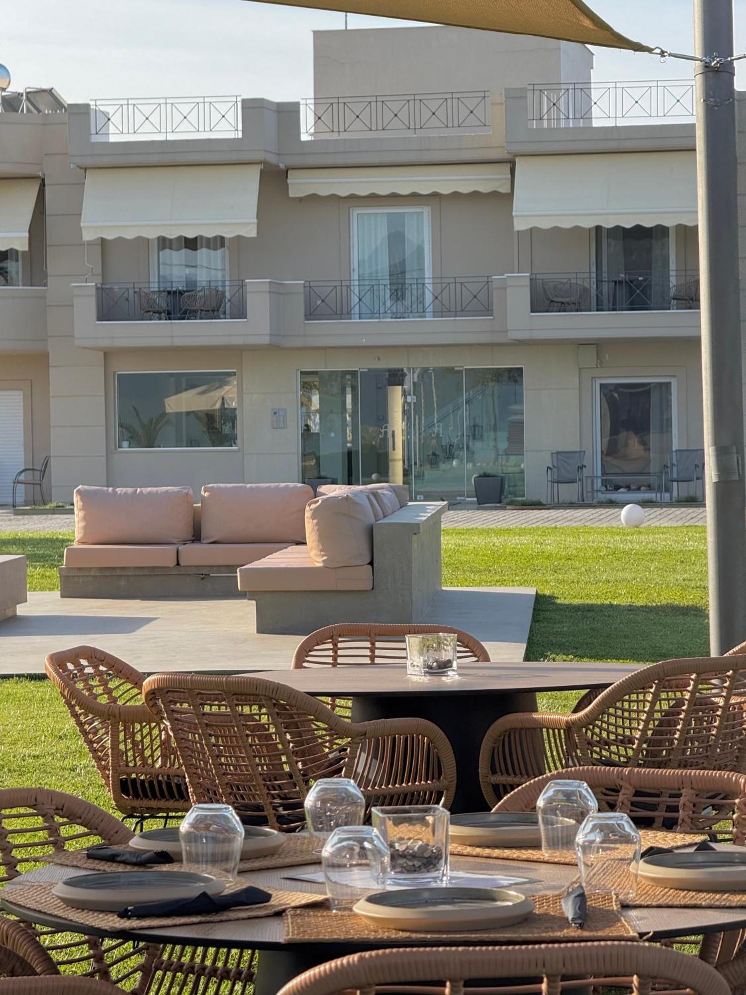 Aparthotel Apolonio Evia
