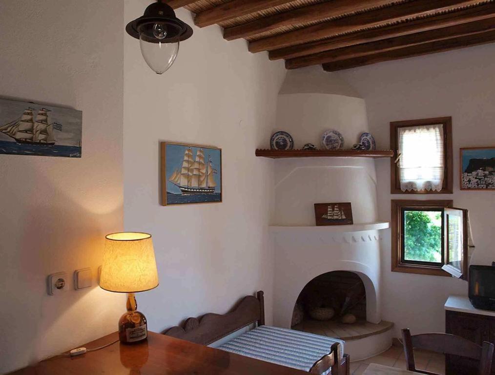 Mealos Apartment Skyros