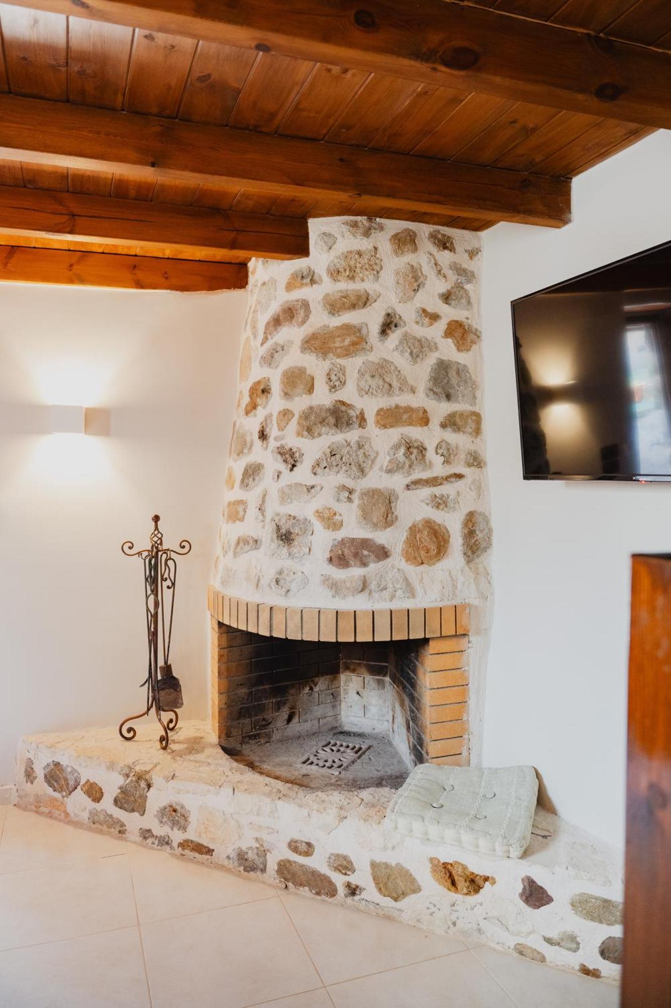 Domus Polymnia, Hospitality At Its Best! * Spilion