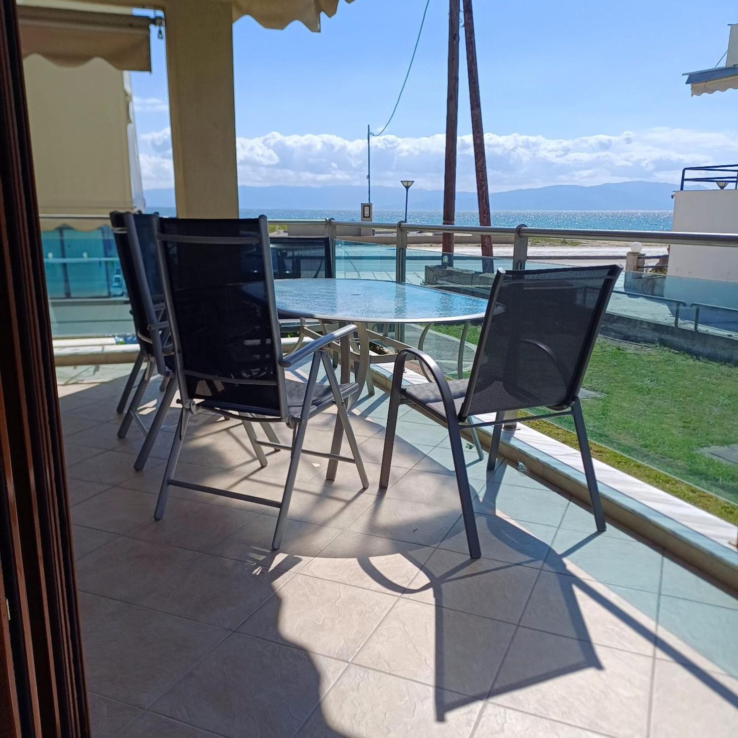 Apartment Paralia Ofriniou Sea View