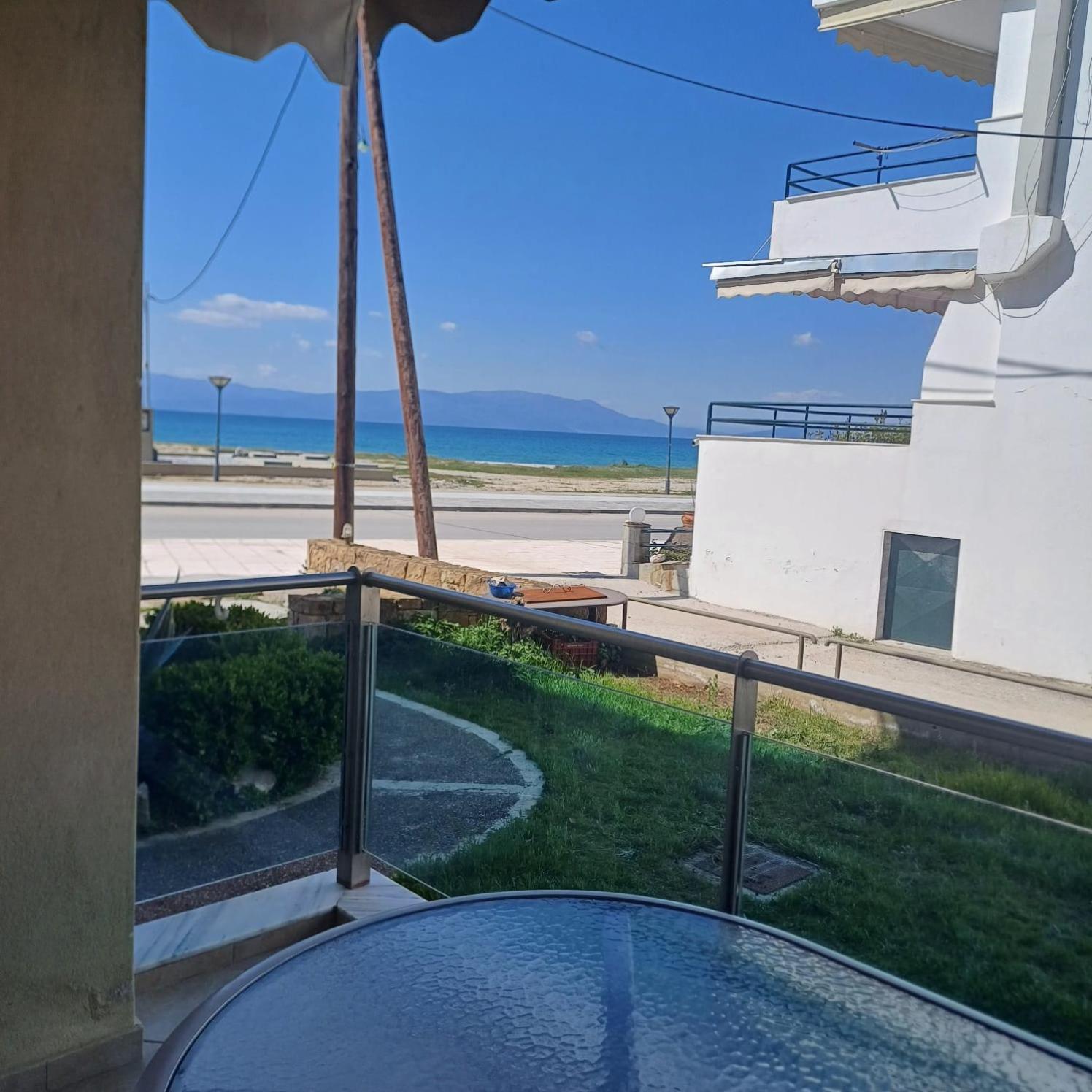 Apartment Paralia Ofriniou Sea View *
