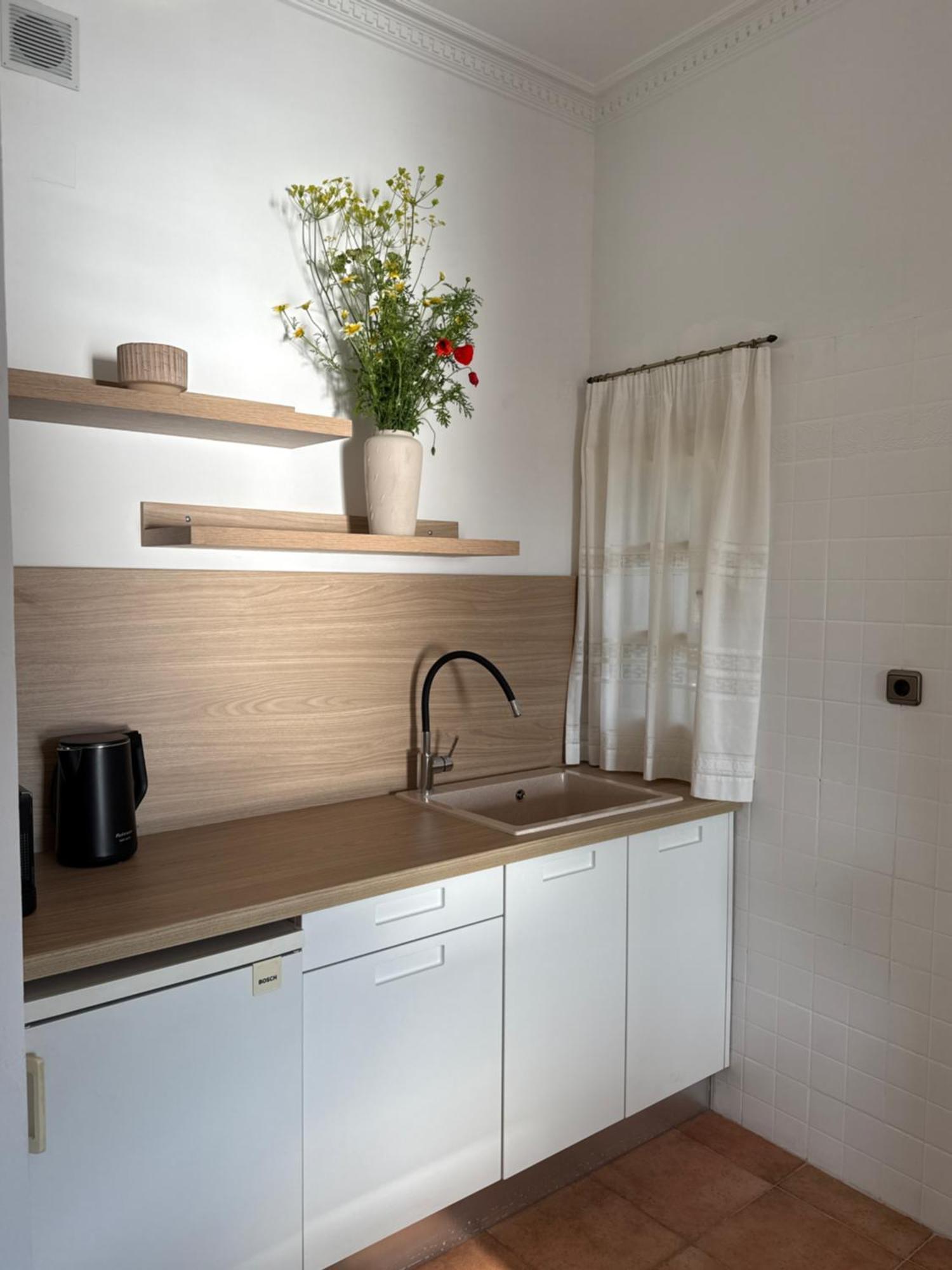 Guest house Limeni Studios