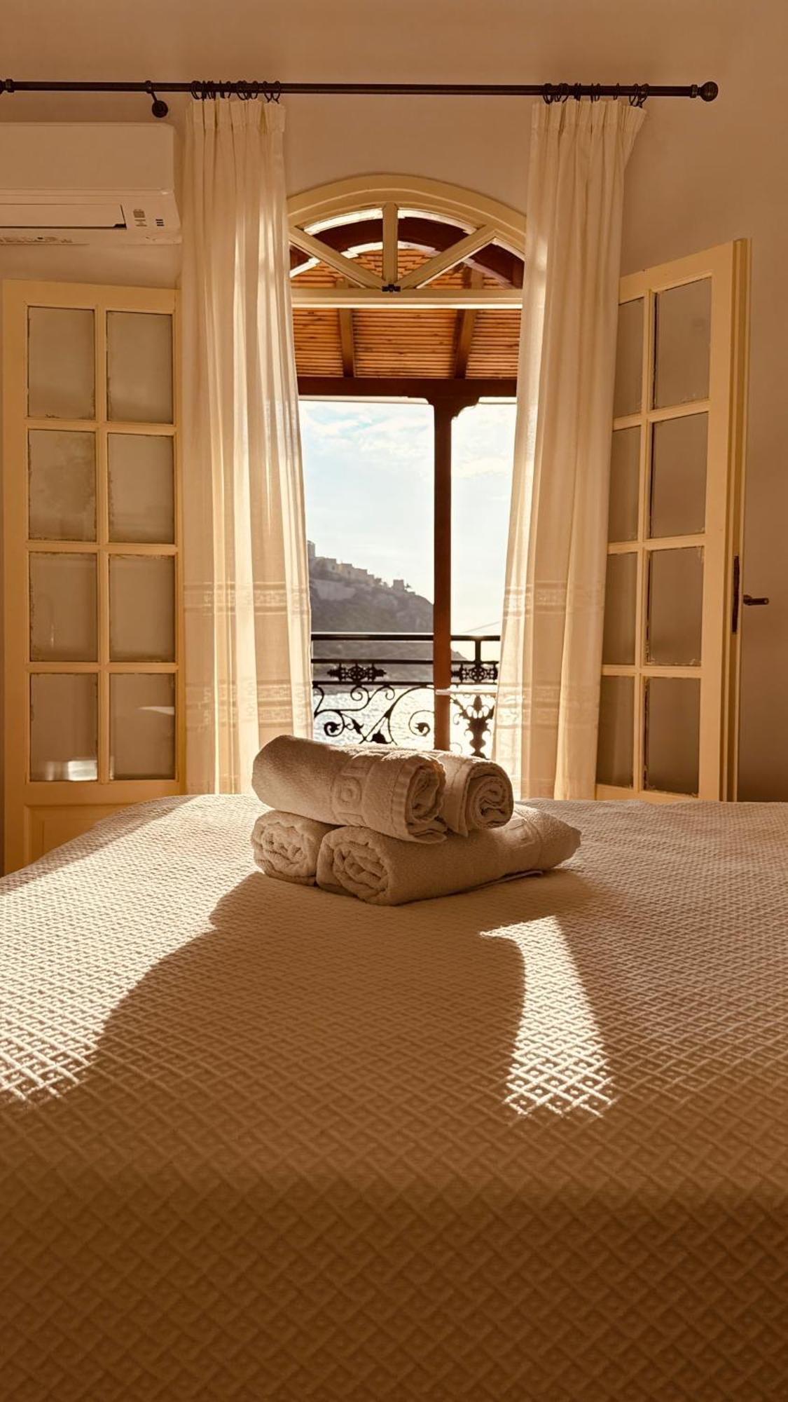 Limeni Studios Guest house *