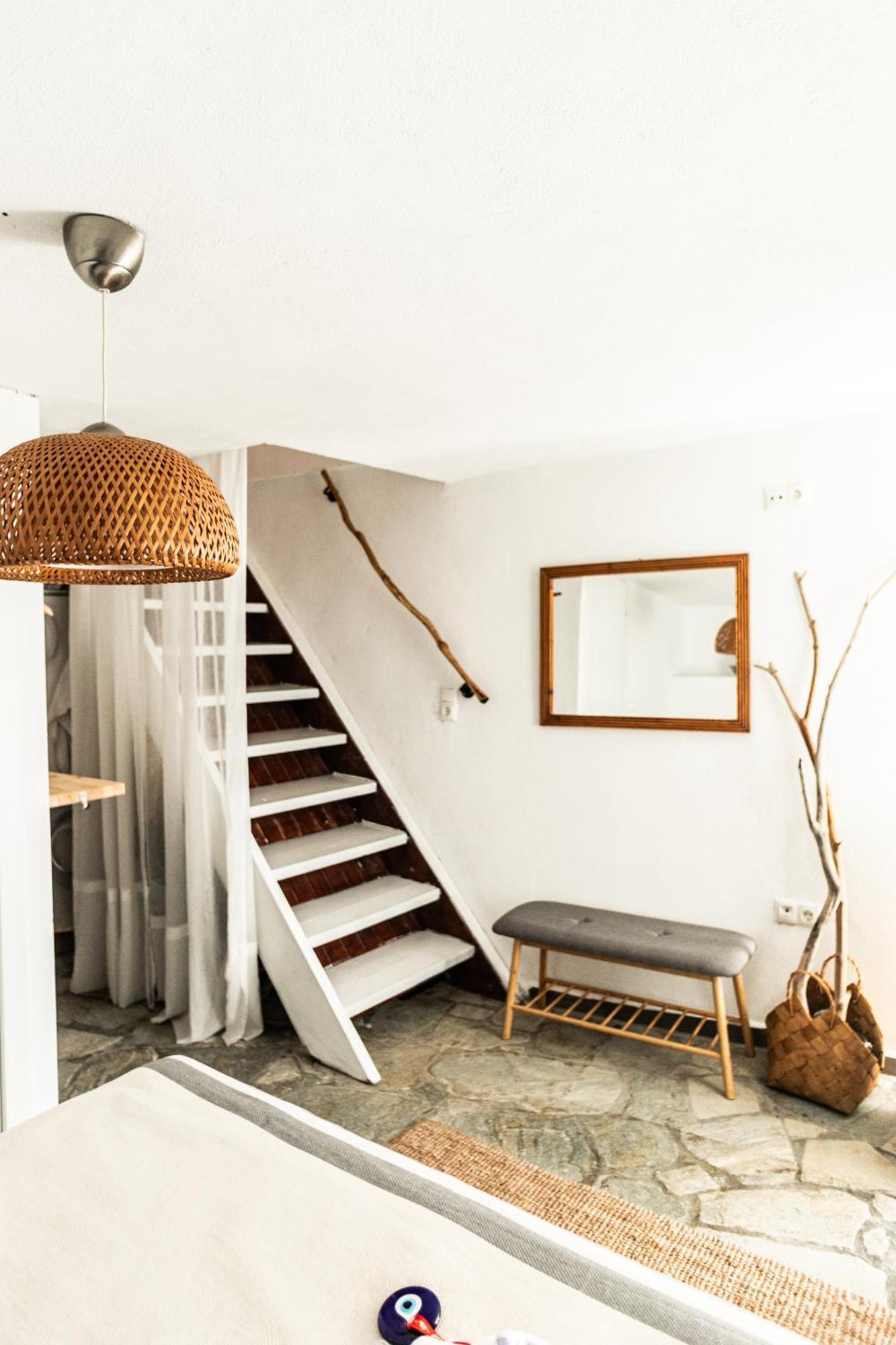 Rock Solid Stone House - Chora Samothraki