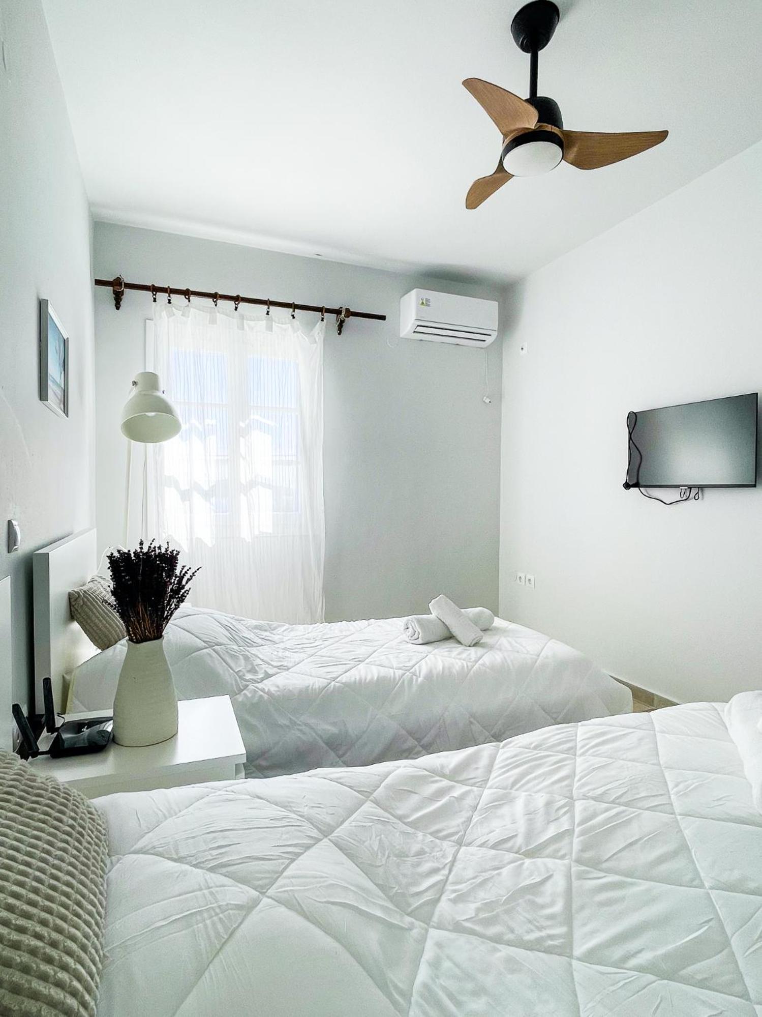 Seaside Gem - Cycladic 2br 500m From Center *