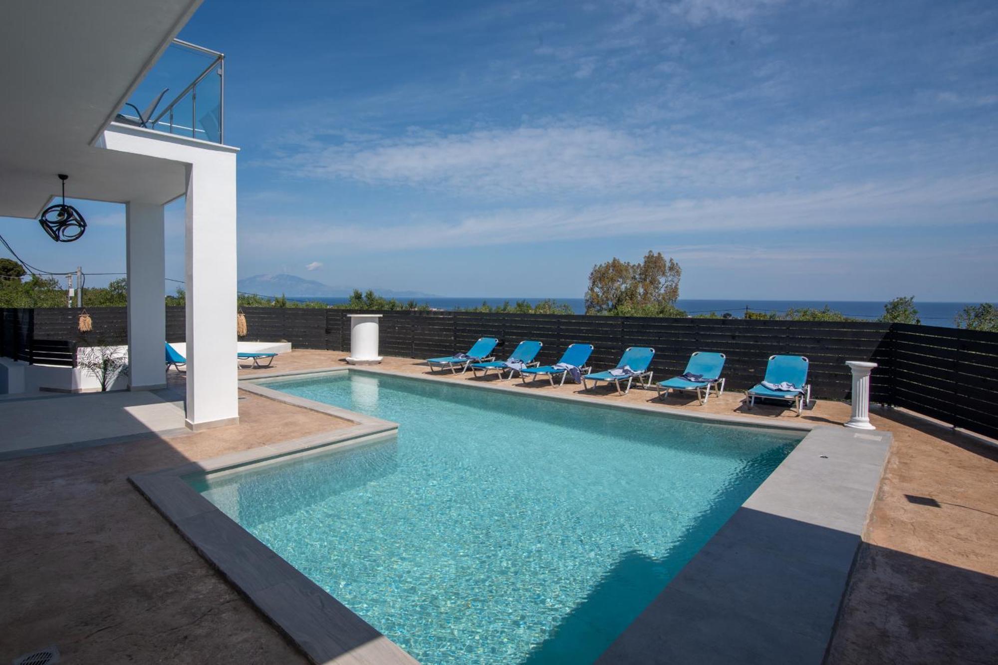 Gigi Star Luxury With Pool, Sea View Apartment *