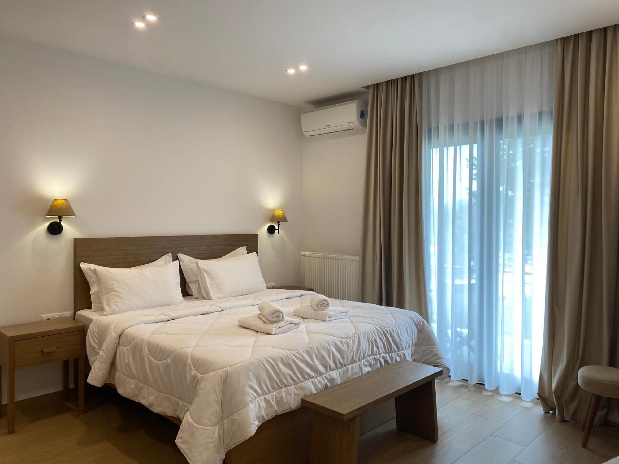 Lithos Apartment