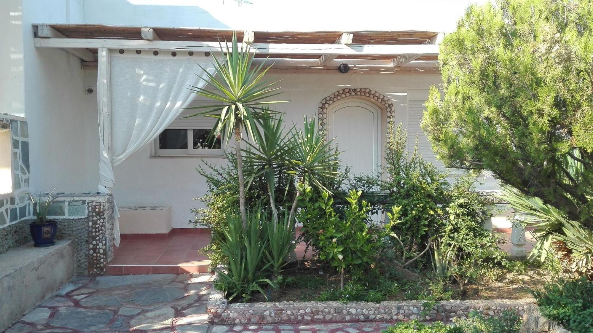 Villa Luxury Cozy With Garden Near The Sea Mardati