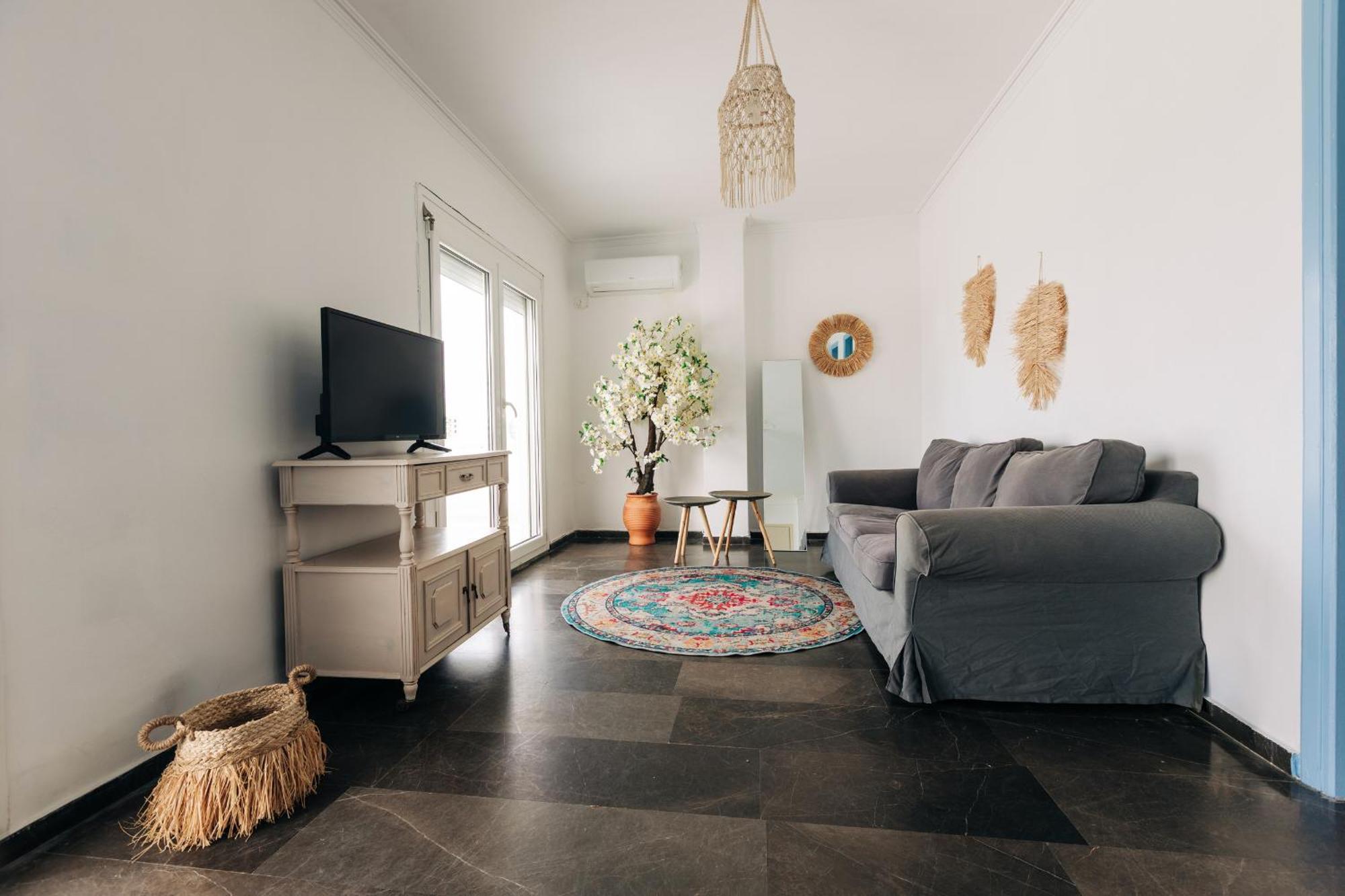 Panoramic Port Penthouse Apartment *