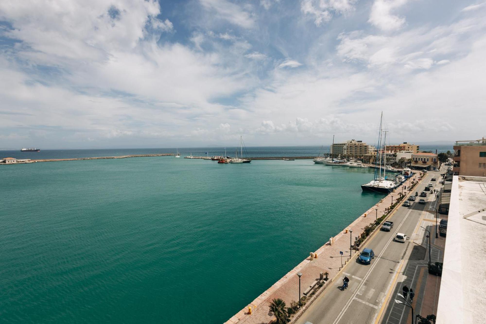 Panoramic Port Penthouse Apartment