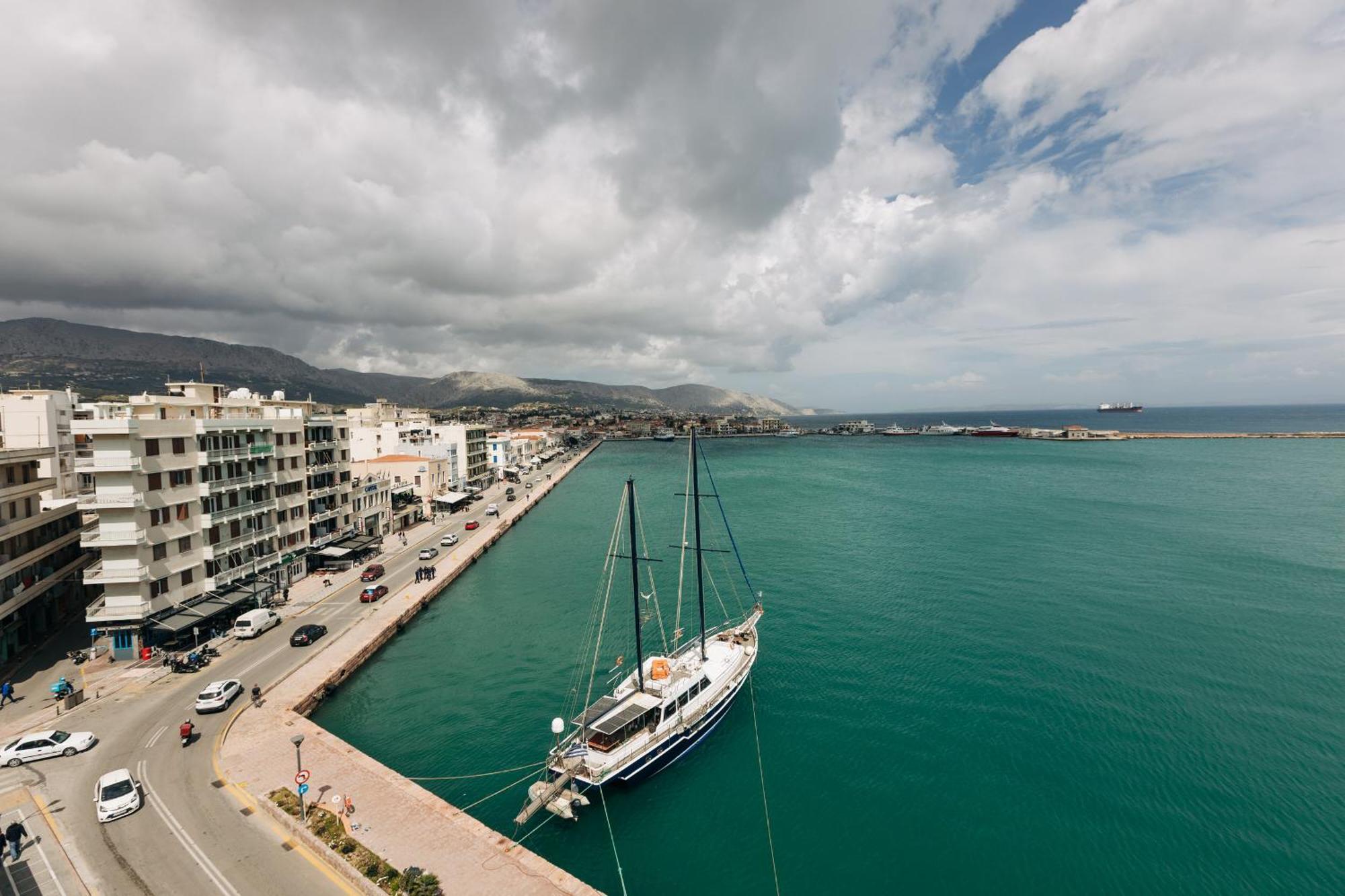 Panoramic Port Penthouse Apartment