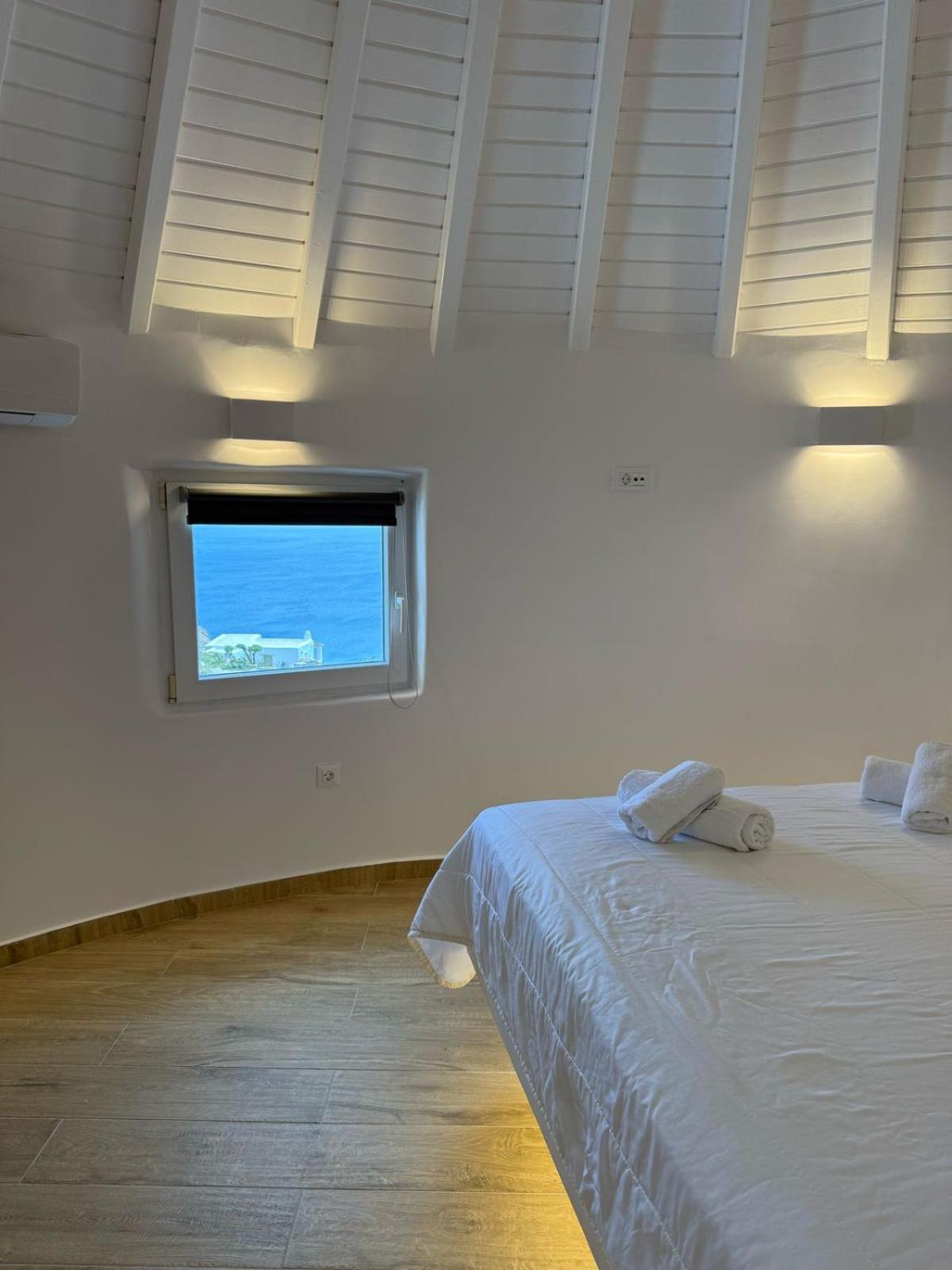 Apostolis Windmill * Psarou (Mykonos)