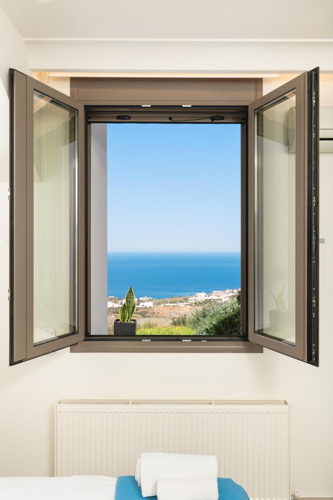 Villa Minimalist Mediterranean Blue Key With Sea View & Infinity Heated Pool *