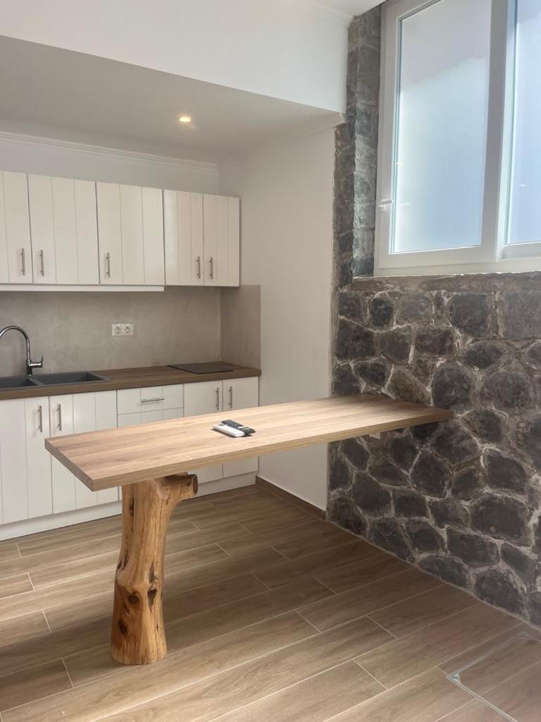 Apartment Milesian Adamantas (Milos)
